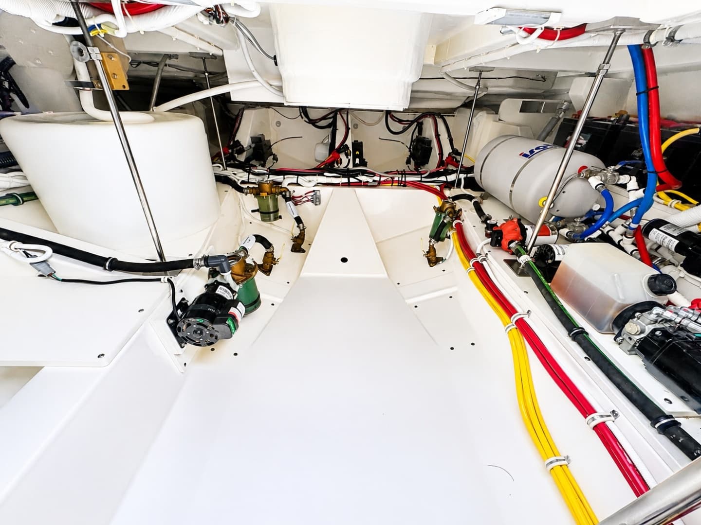 2024 Tiara Yachts 48 LS photo 27