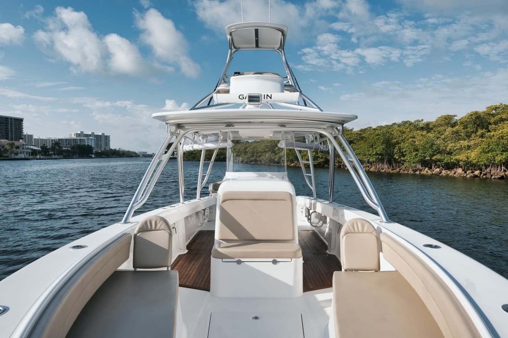 2017 Bahama 37 photo 22