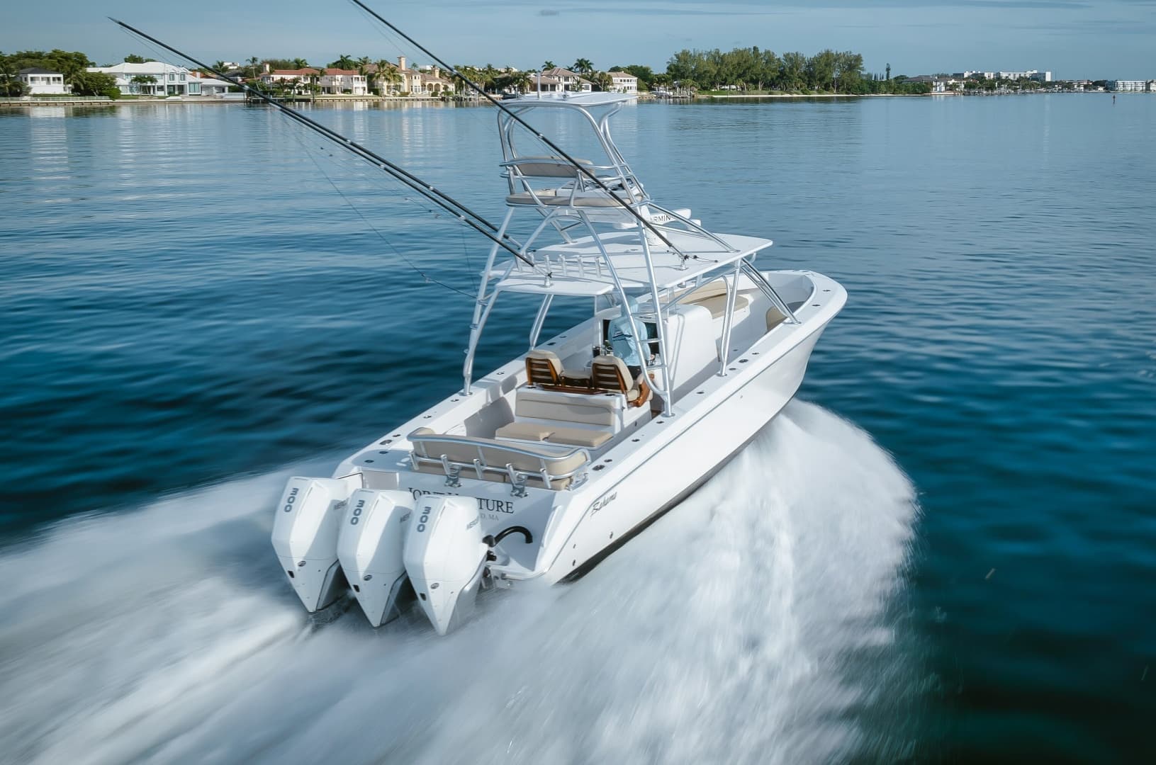 2017 Bahama 37 photo 14
