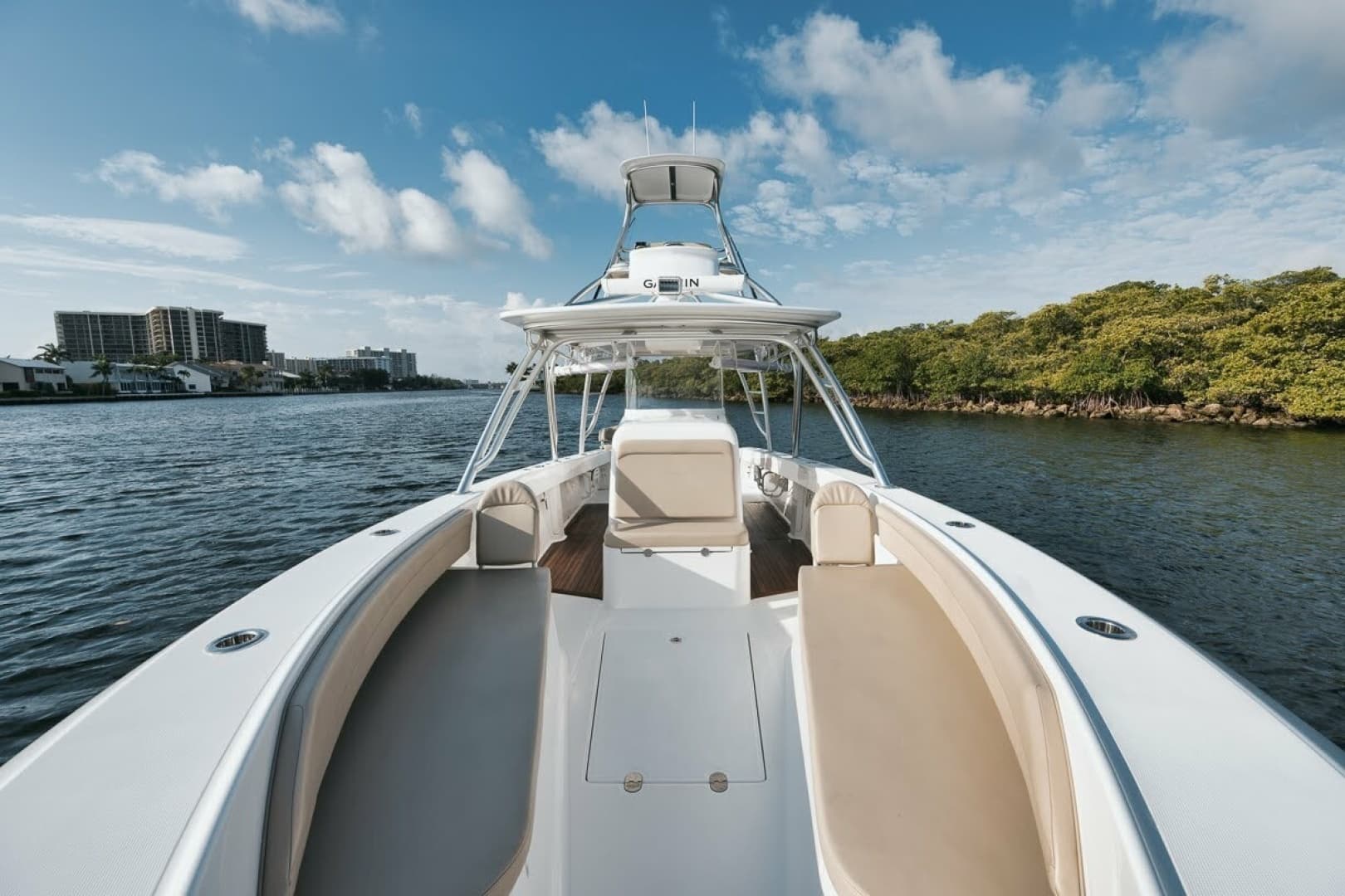 2017 Bahama 37 photo 42