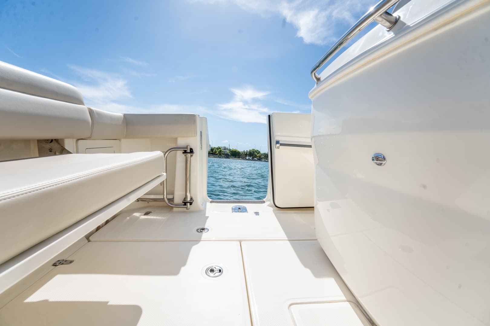 2024 Boston Whaler 280 Outrage photo 35