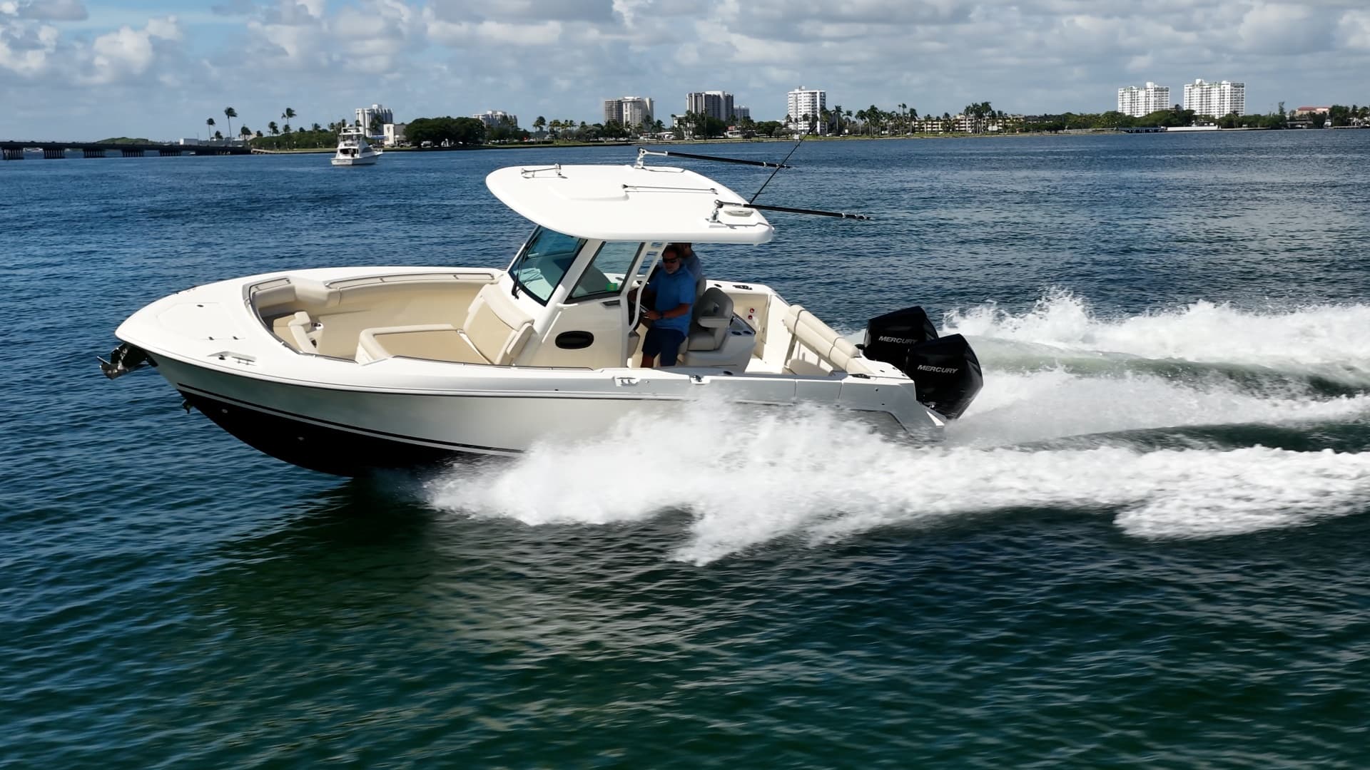 2024 Boston Whaler 280 Outrage photo 5
