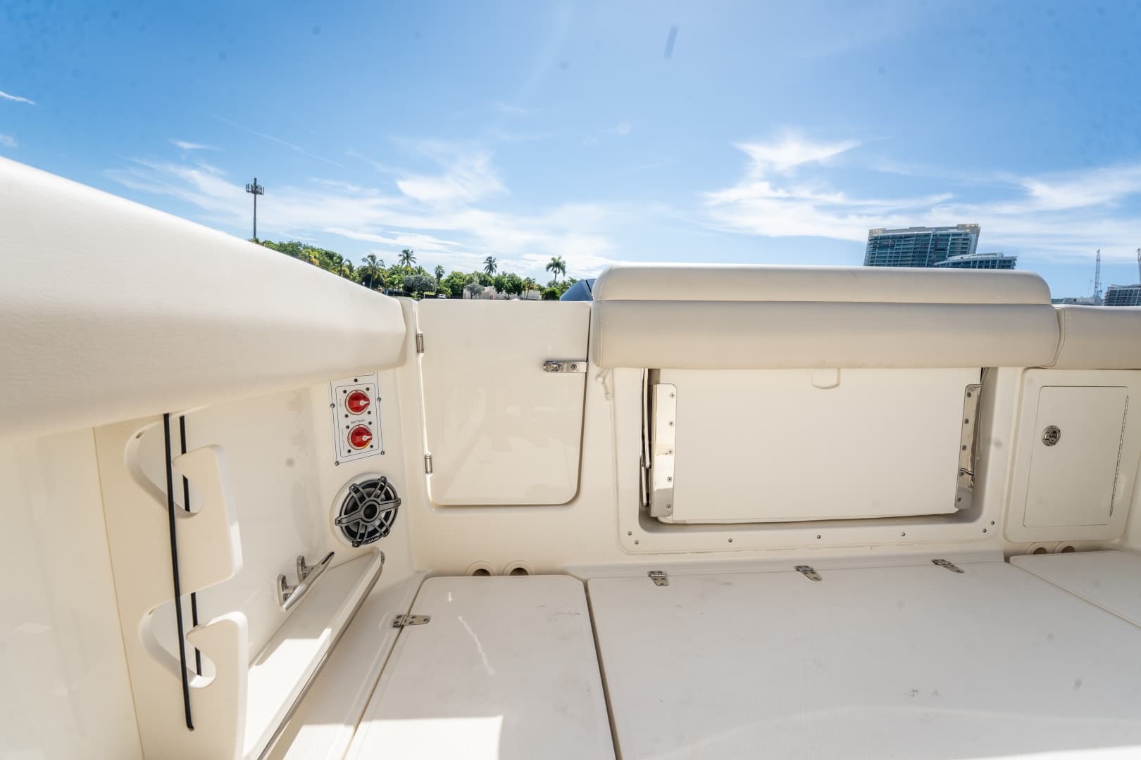 2024 Boston Whaler 280 Outrage photo 33