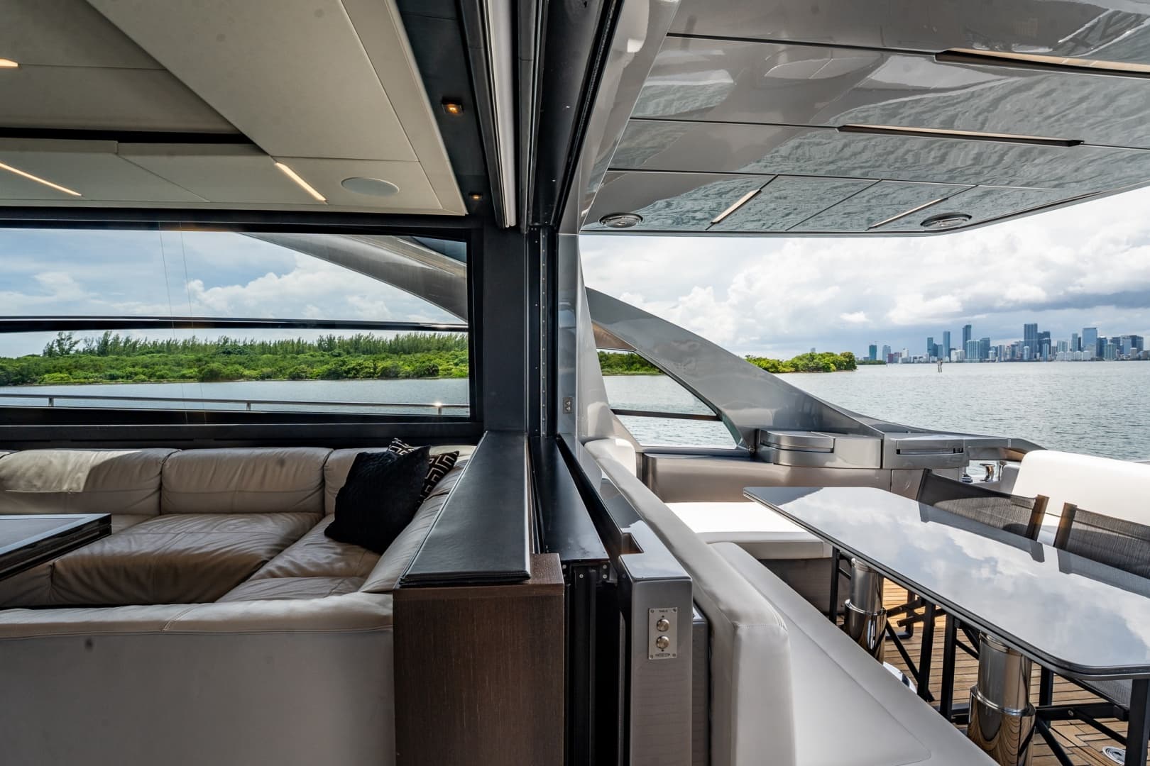 2019 Pershing 8X photo 45