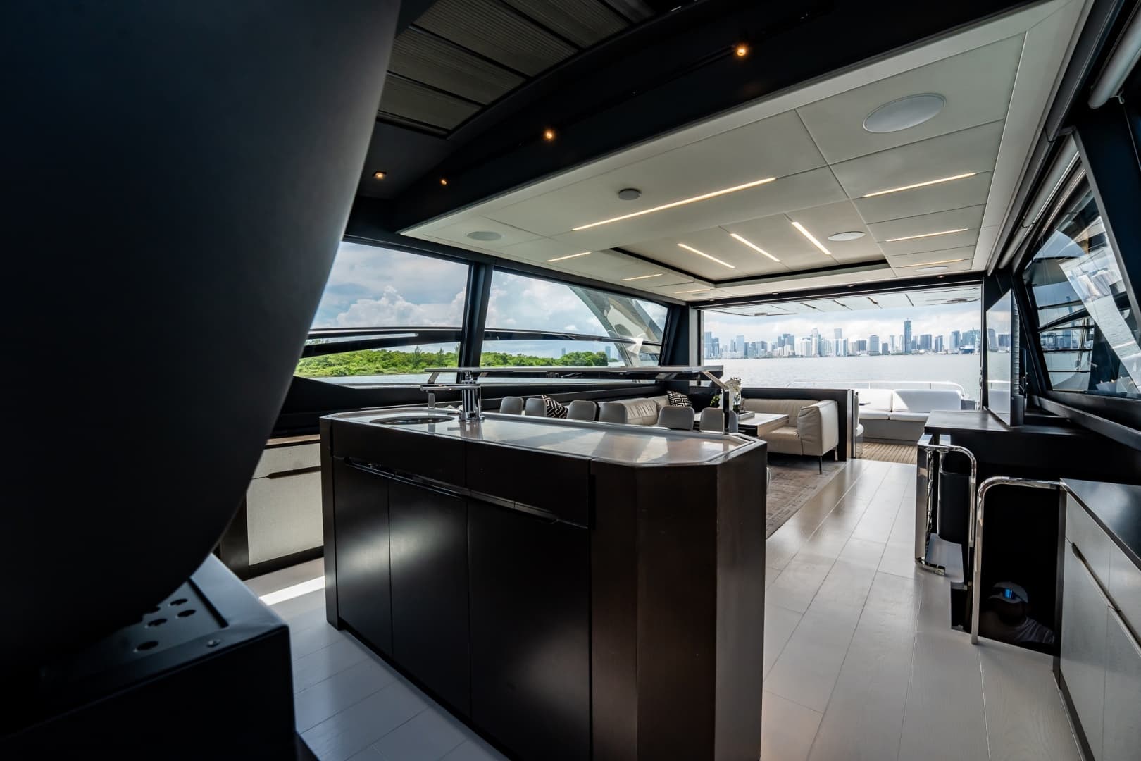 2019 Pershing 8X photo 41