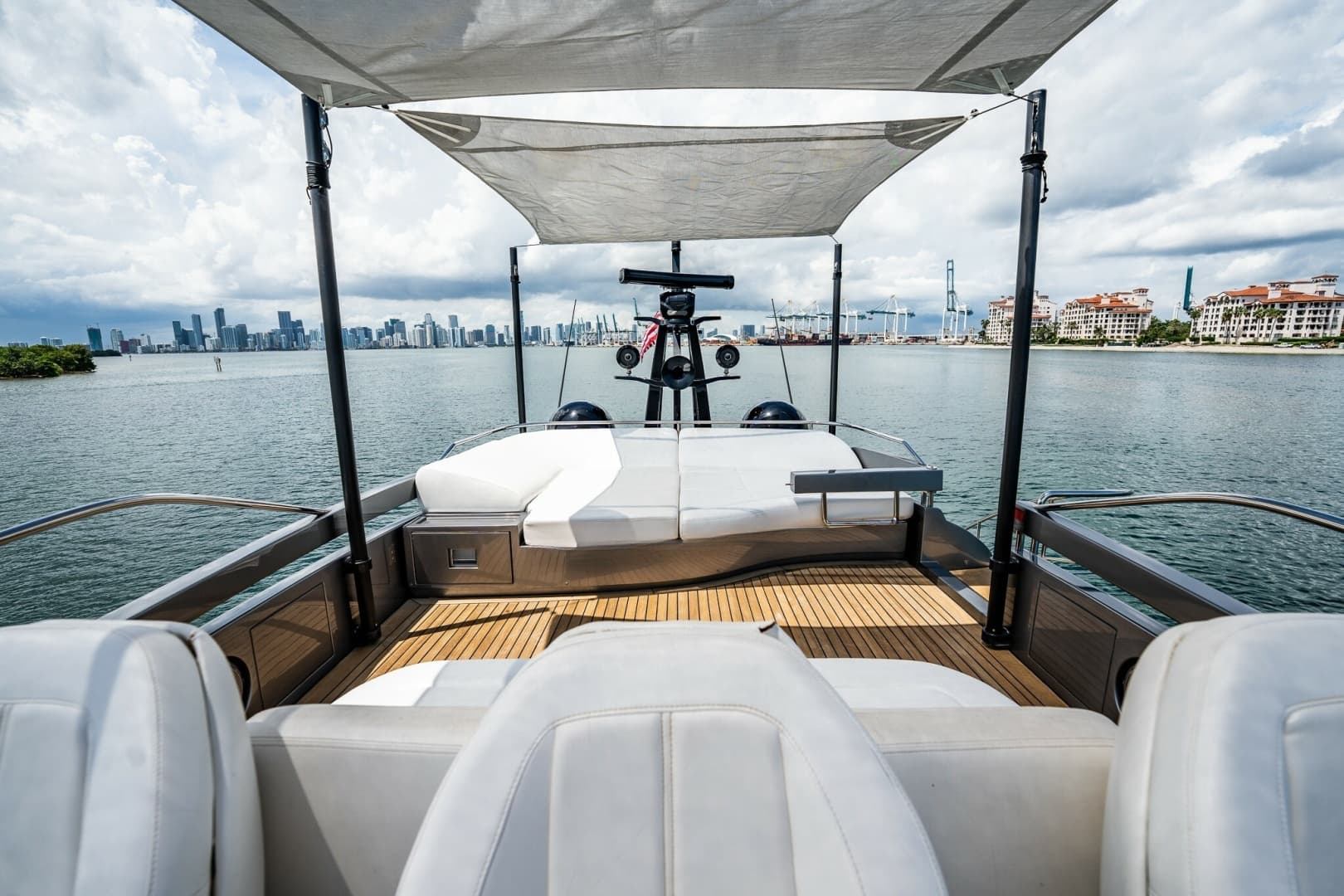 2019 Pershing 8X photo 24