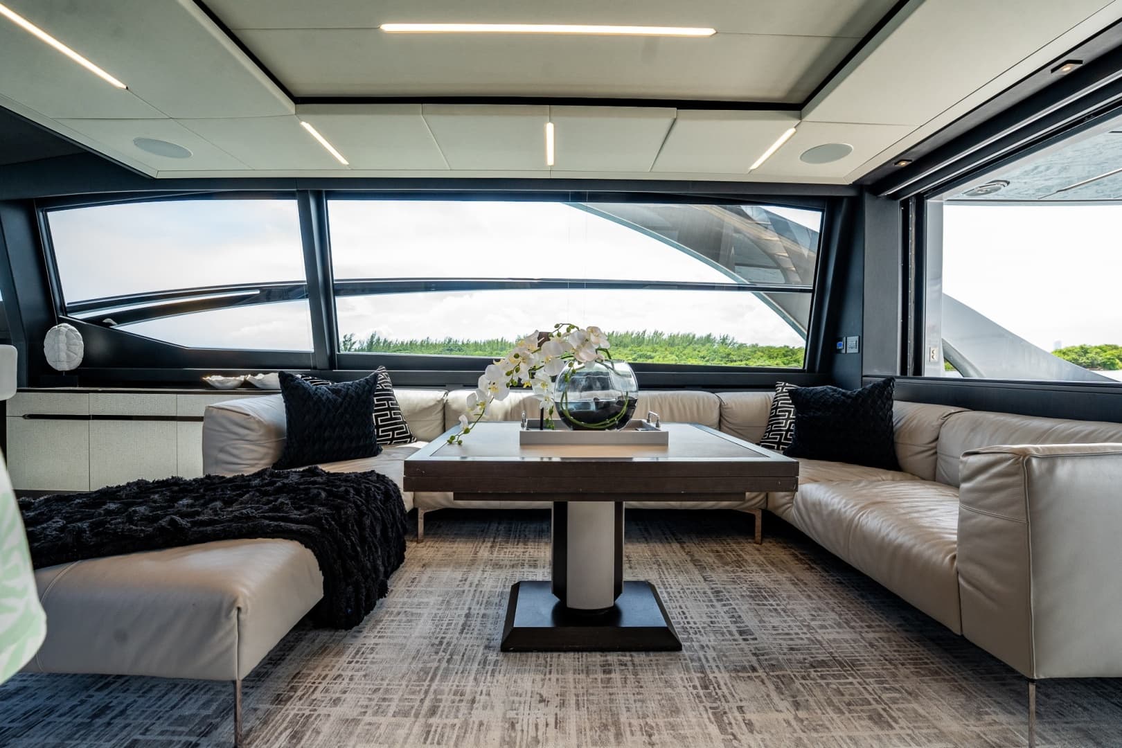 2019 Pershing 8X photo 46