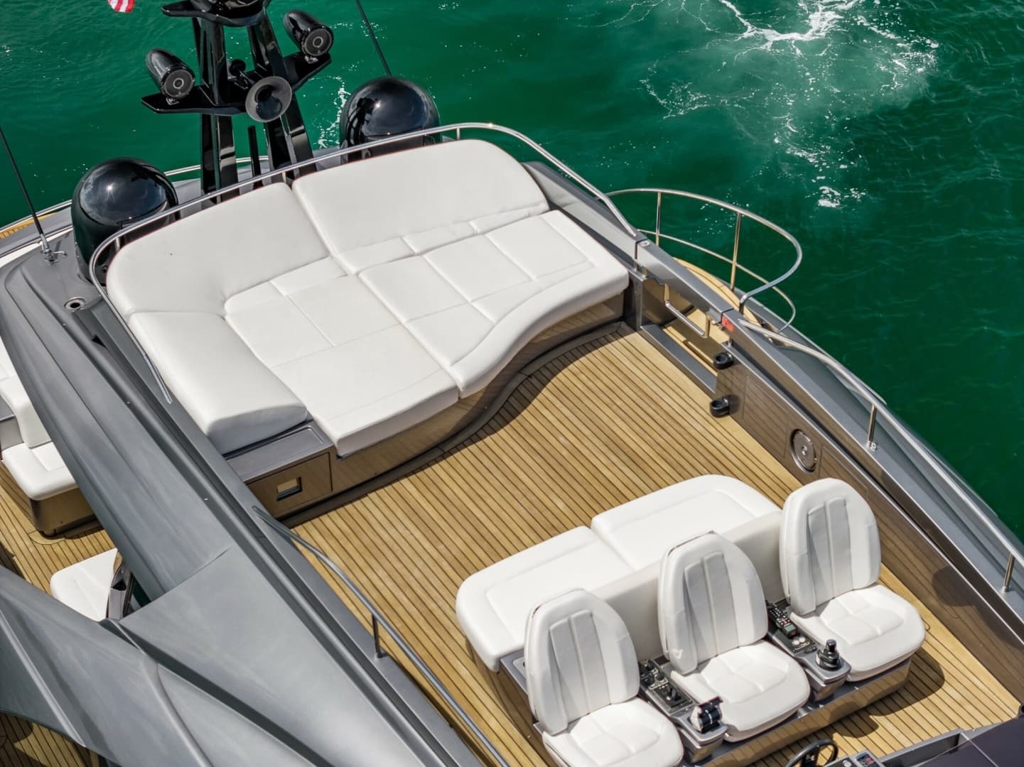 2019 Pershing 8X photo 22