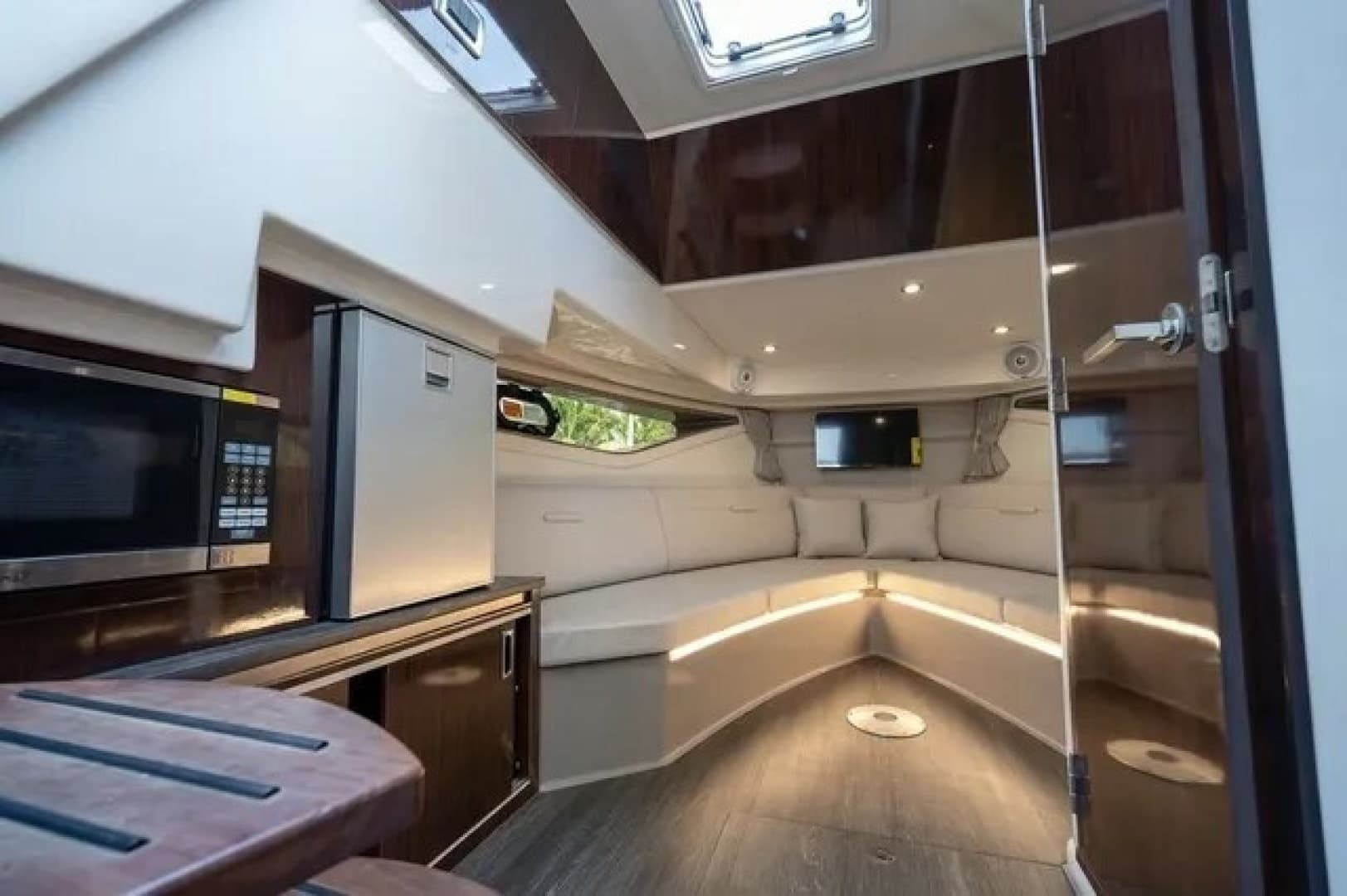 2020 Sea Ray Sundancer 320 photo 7