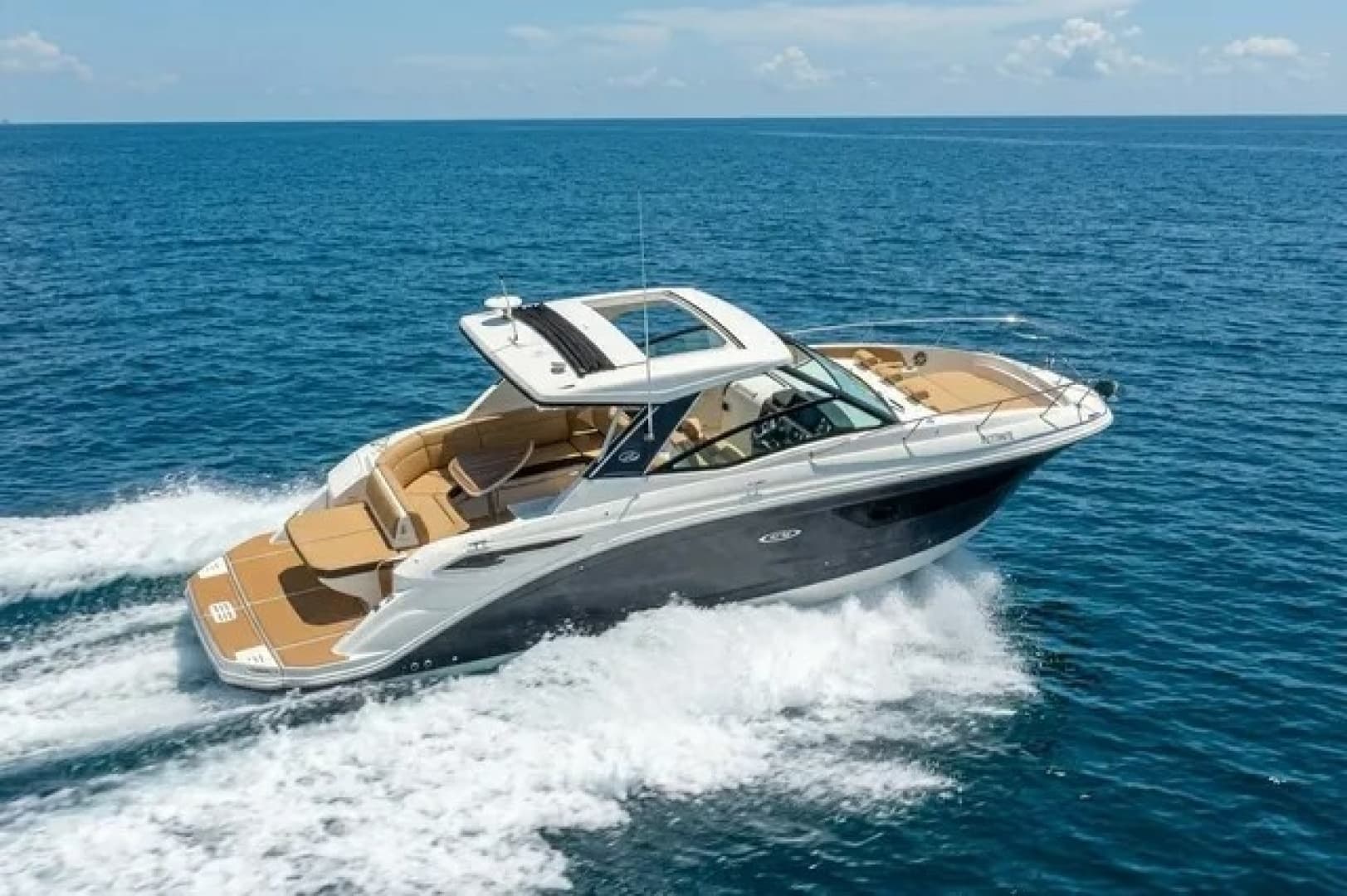 2020 Sea Ray Sundancer 320 photo 3