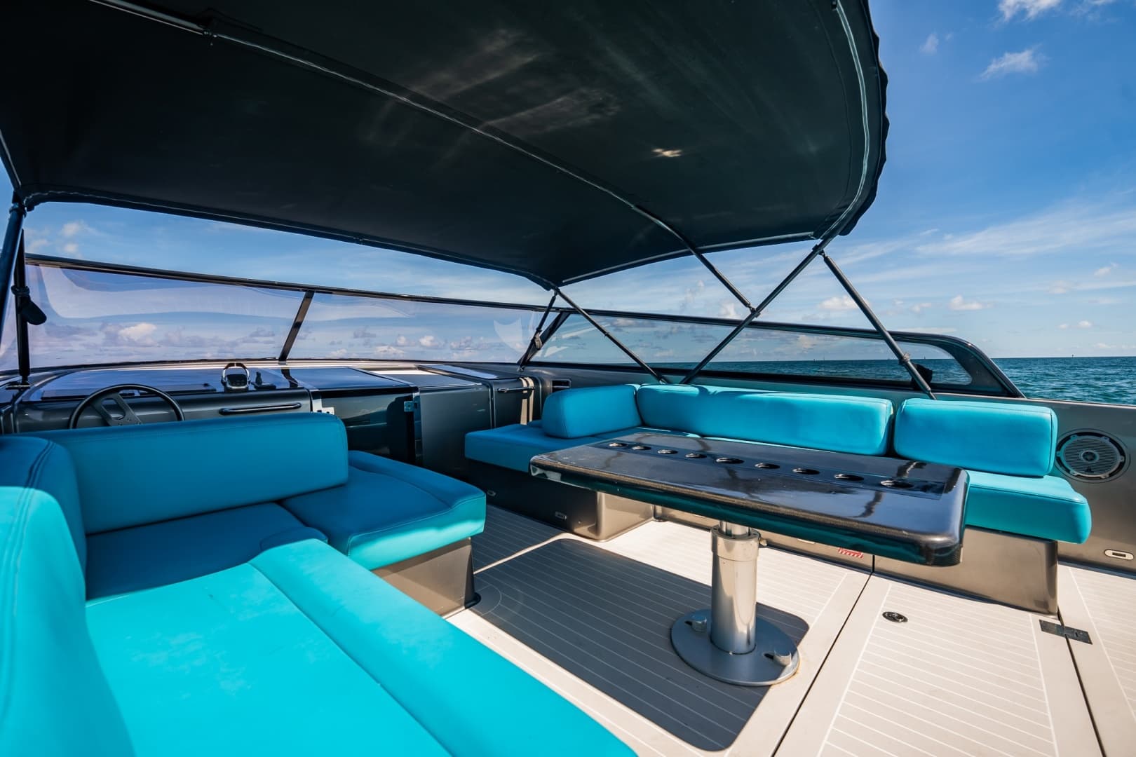 2015 VanDutch 55 photo 28