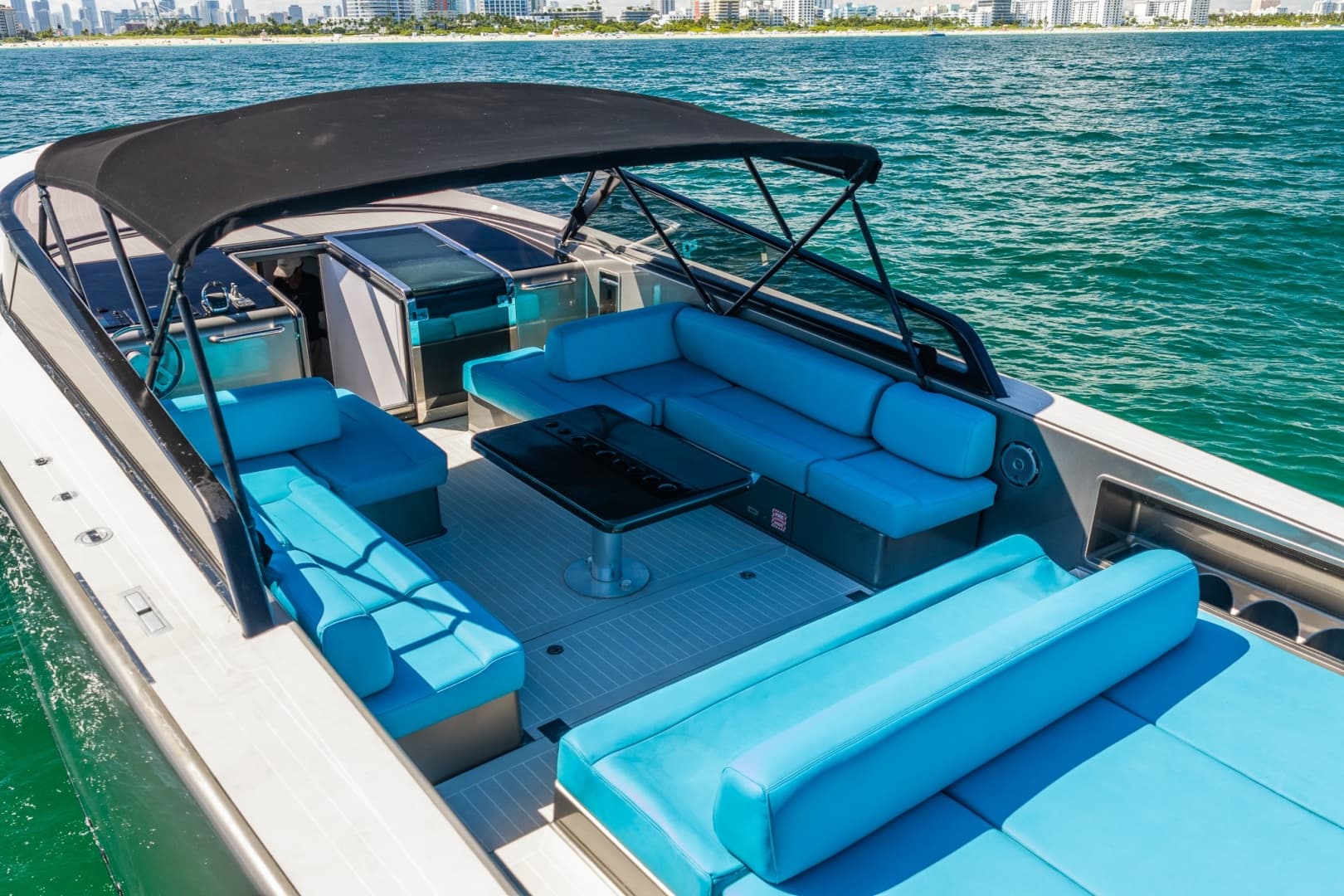2015 VanDutch 55 photo 38