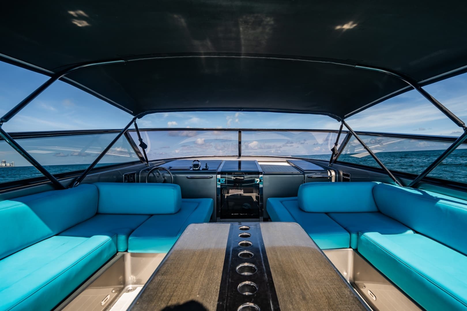 2015 VanDutch 55 photo 29