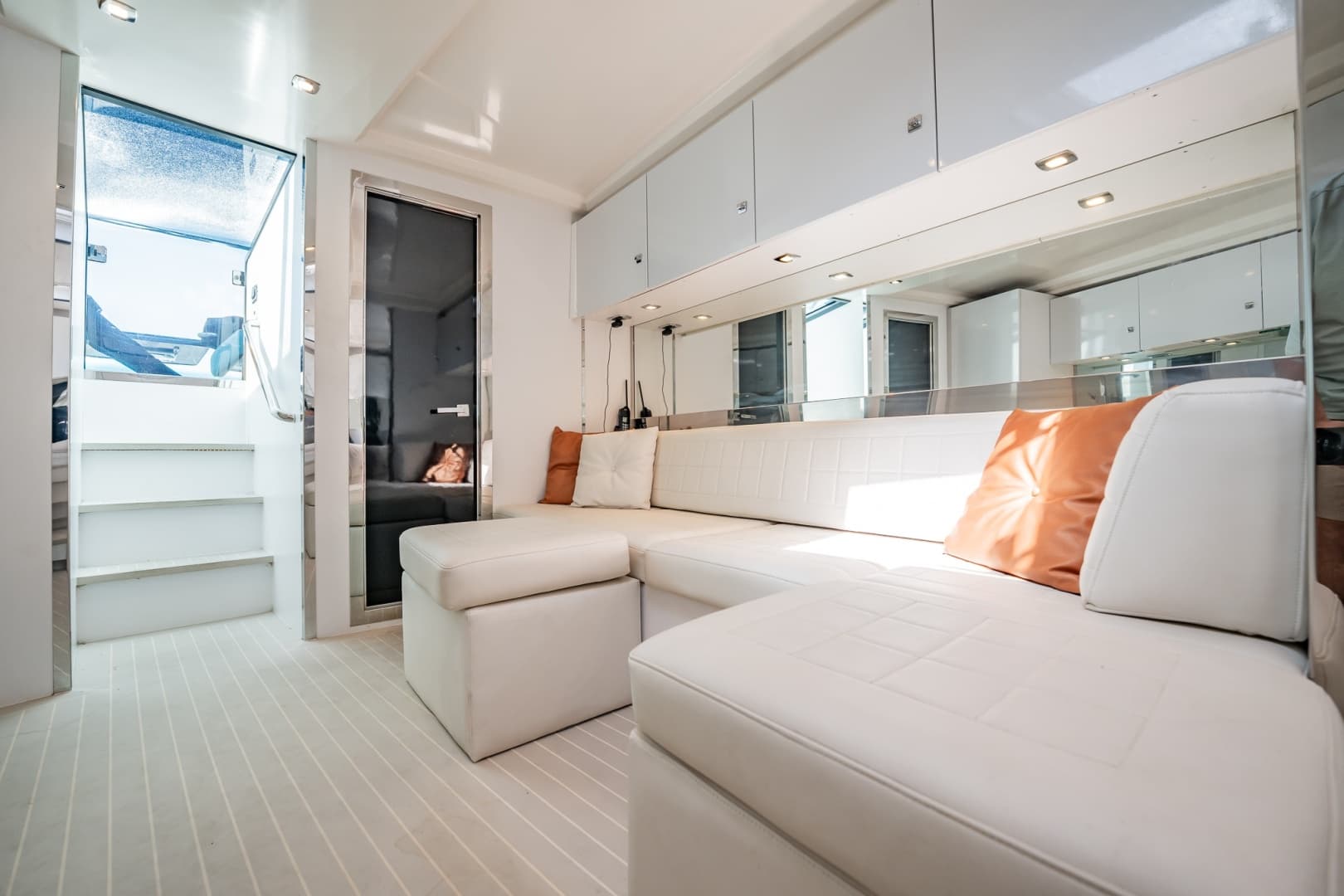 2015 VanDutch 55 photo 14