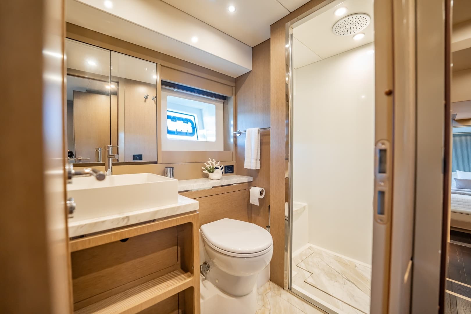 2023 Sirena 68 photo 85