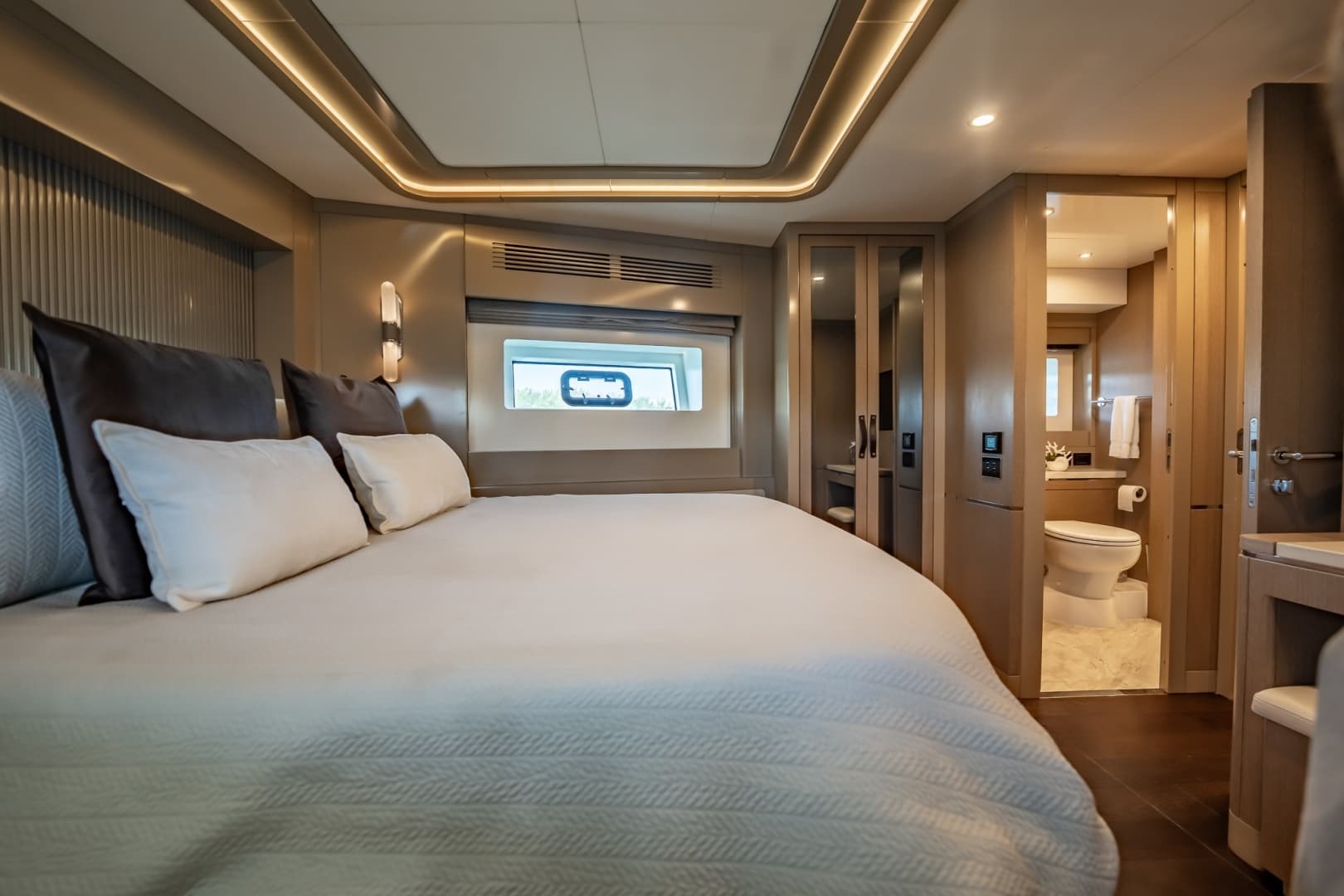 2023 Sirena 68 photo 84