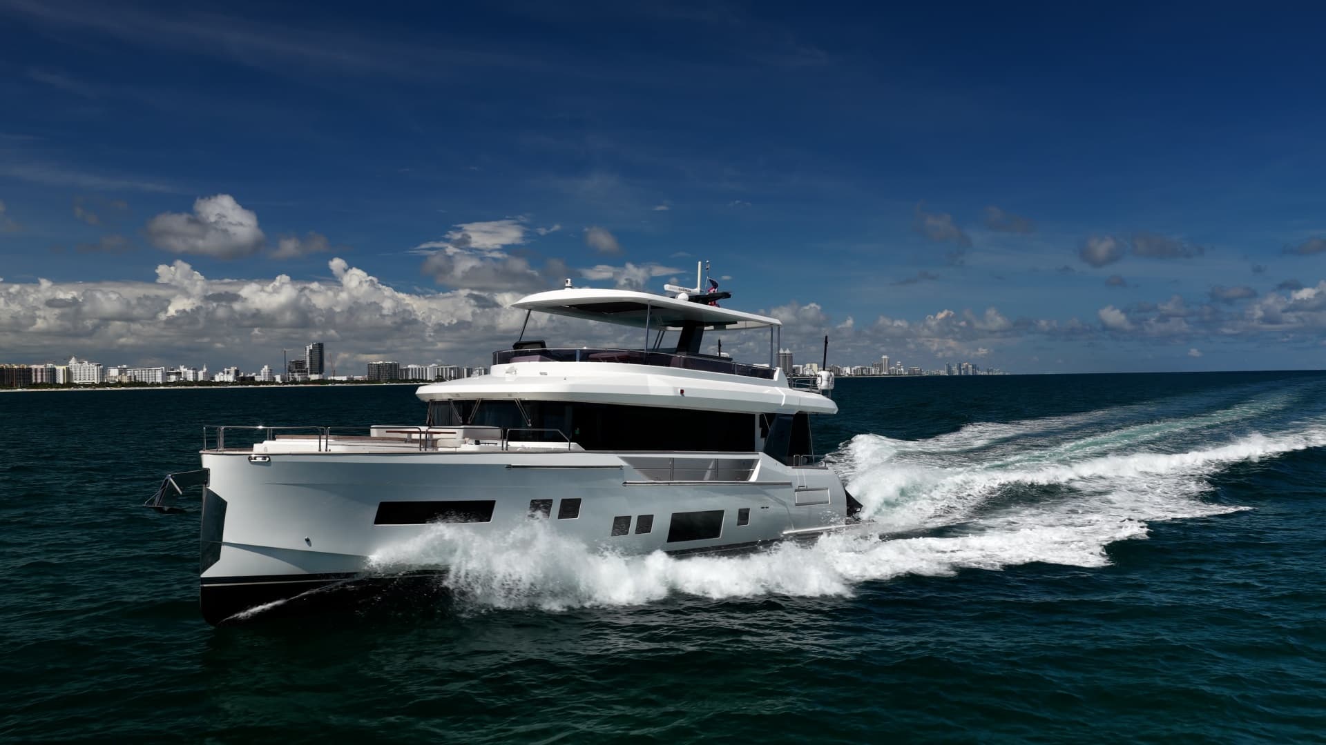 2023 Sirena 68 photo 3
