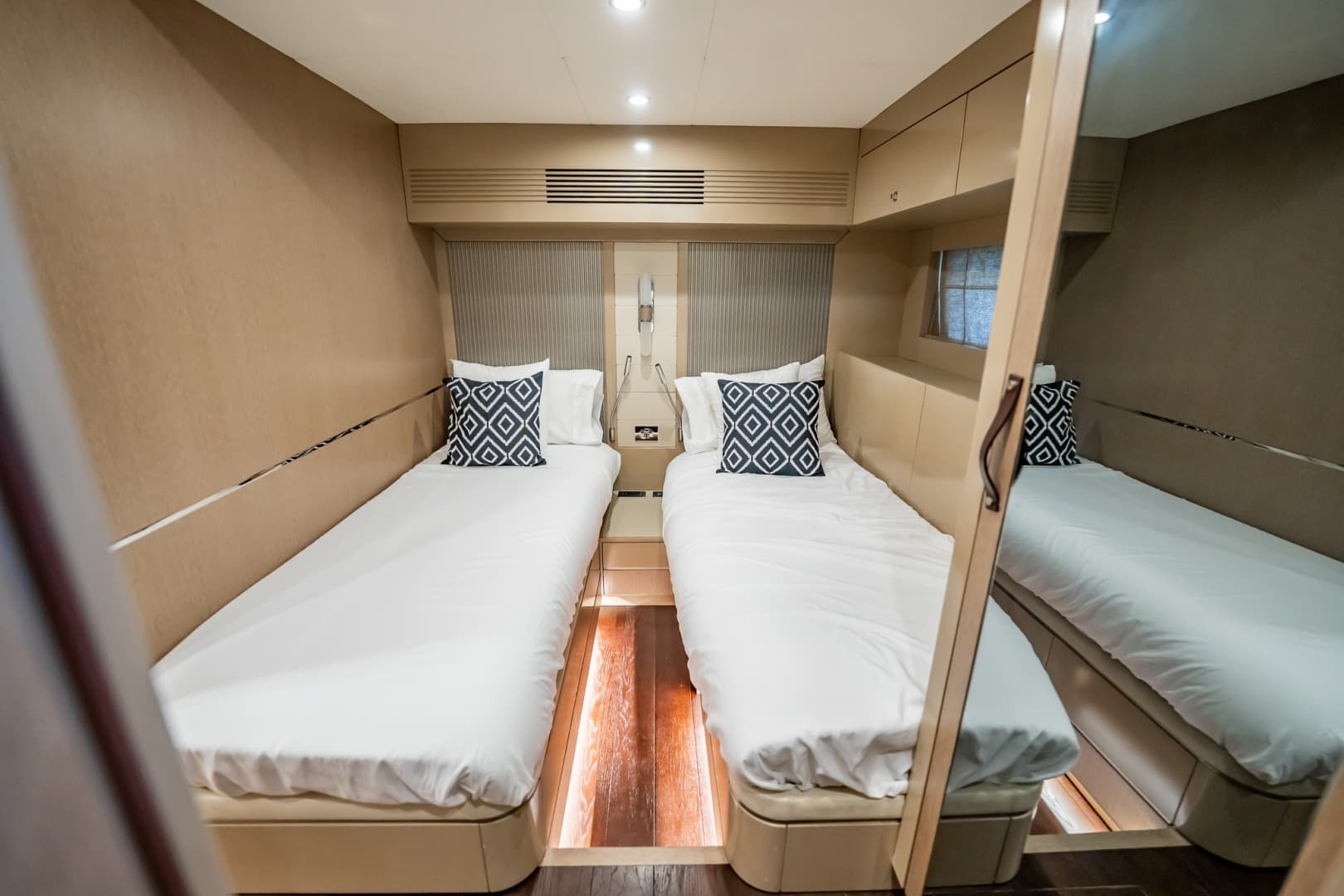 2023 Sirena 68 photo 90
