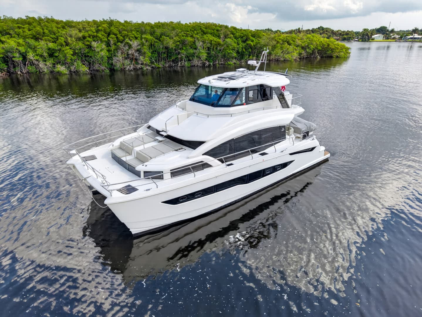 2025 Aquila 54 YACHT photo 2
