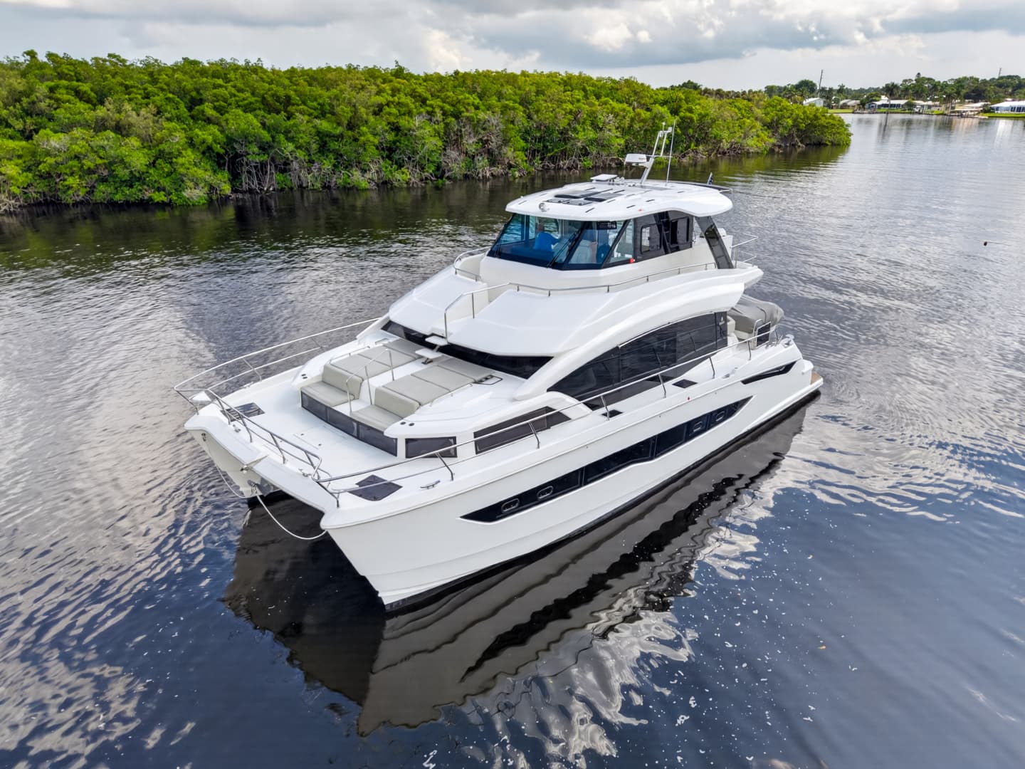 2025 Aquila 54 YACHT photo 9