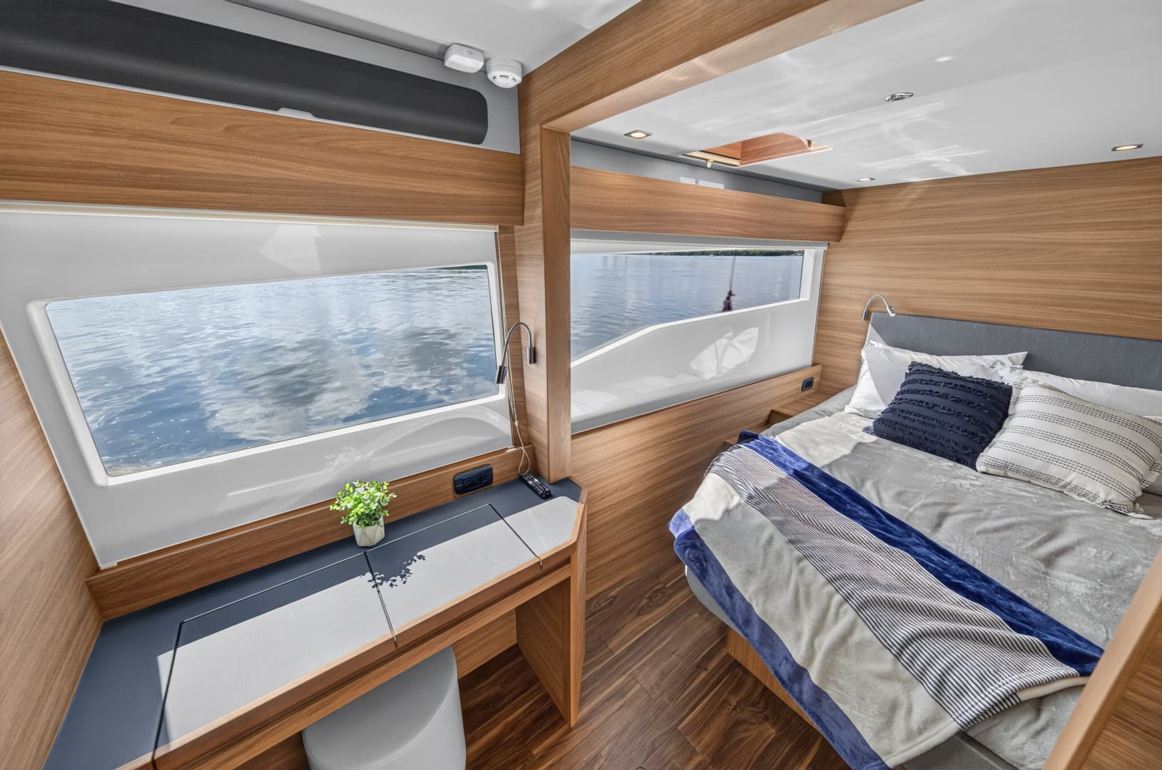 2025 Aquila 54 YACHT photo 28