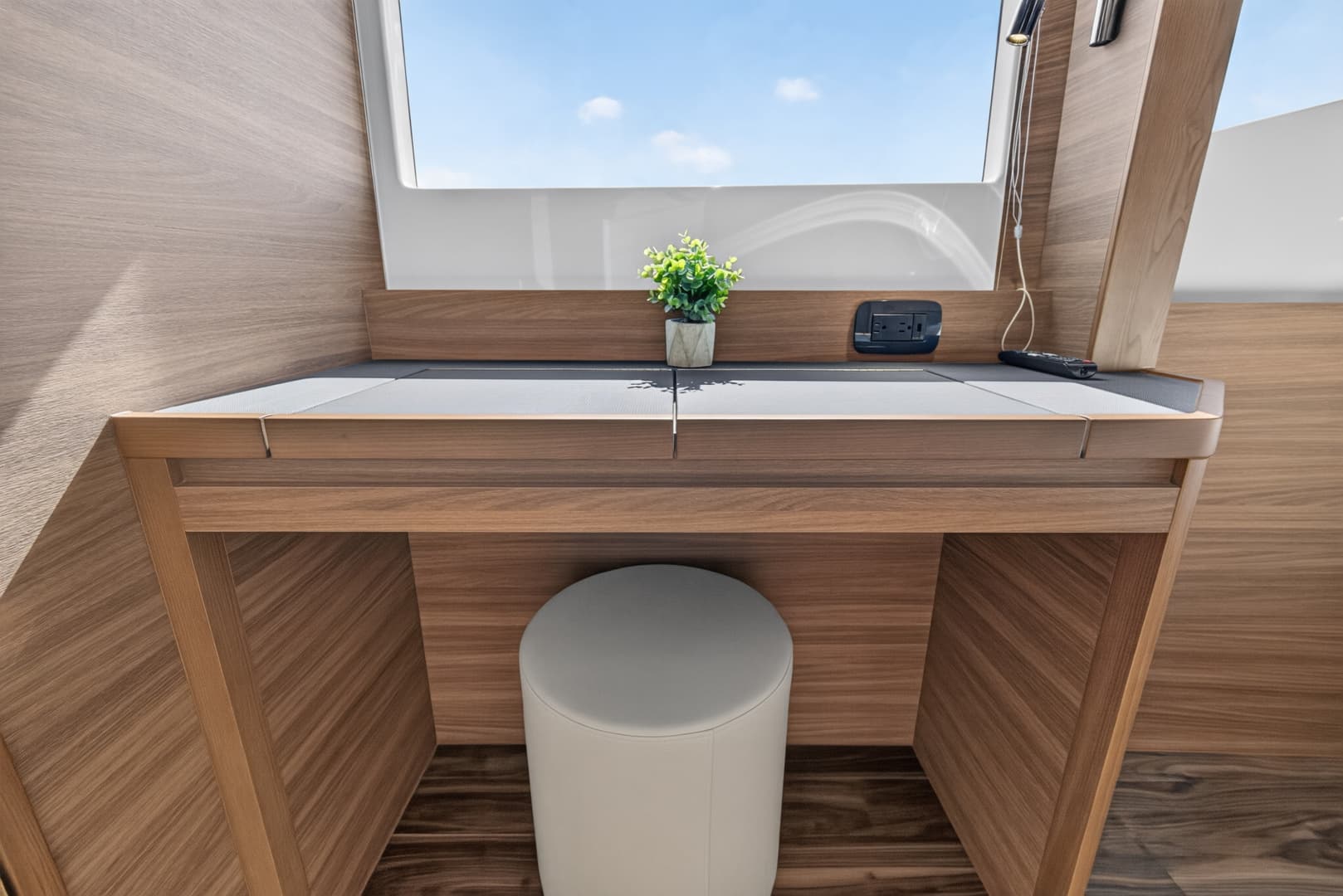 2025 Aquila 54 YACHT photo 32