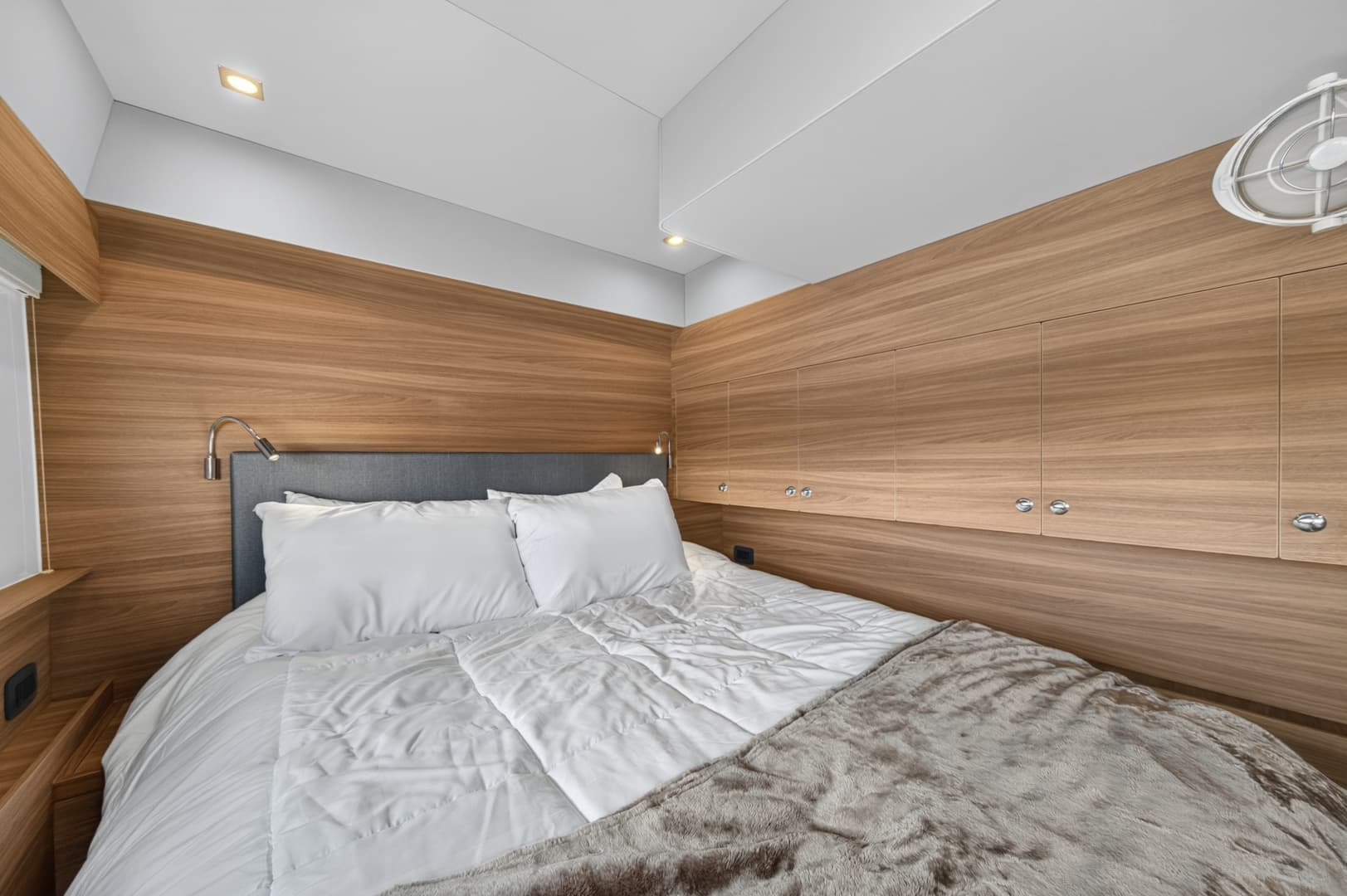 2025 Aquila 54 YACHT photo 42