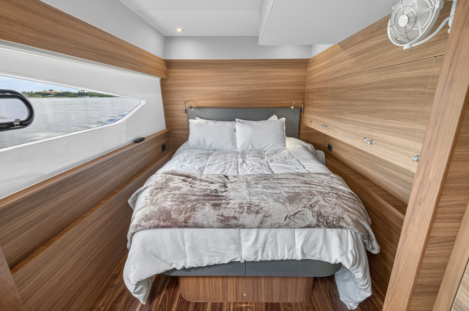 2025 Aquila 54 YACHT photo 40