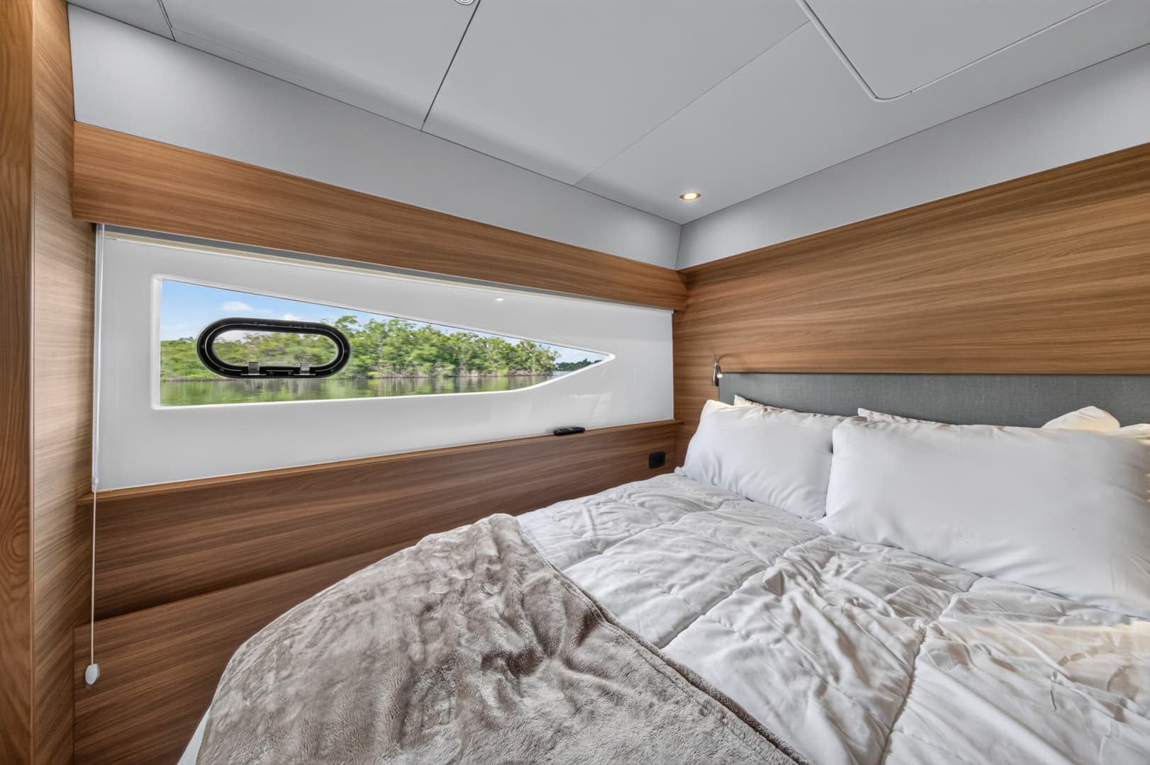 2025 Aquila 54 YACHT photo 41