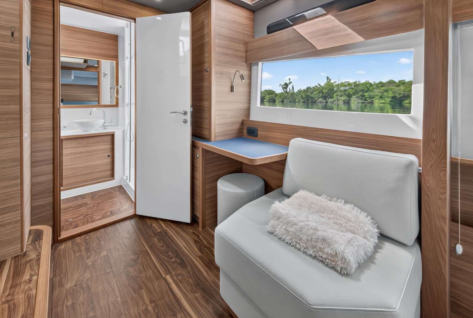 2025 Aquila 54 YACHT photo 44