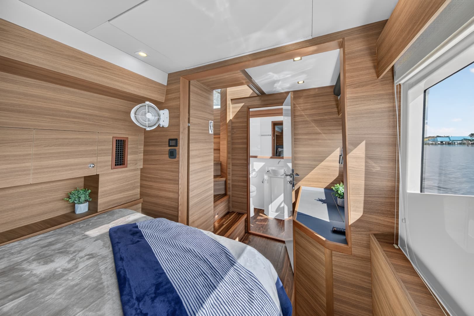 2025 Aquila 54 YACHT photo 33