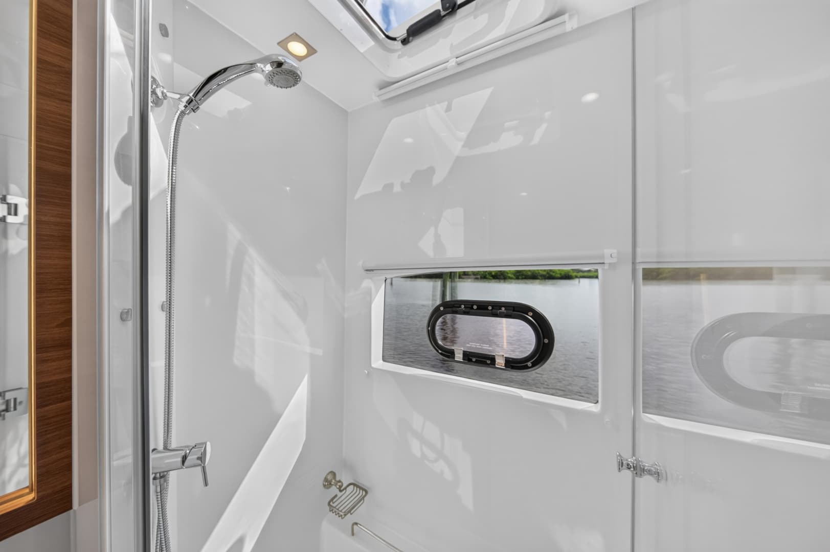 2025 Aquila 54 YACHT photo 36