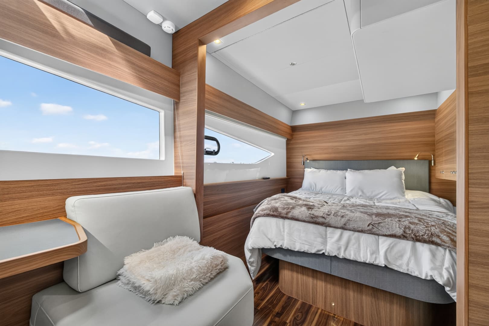 2025 Aquila 54 YACHT photo 39