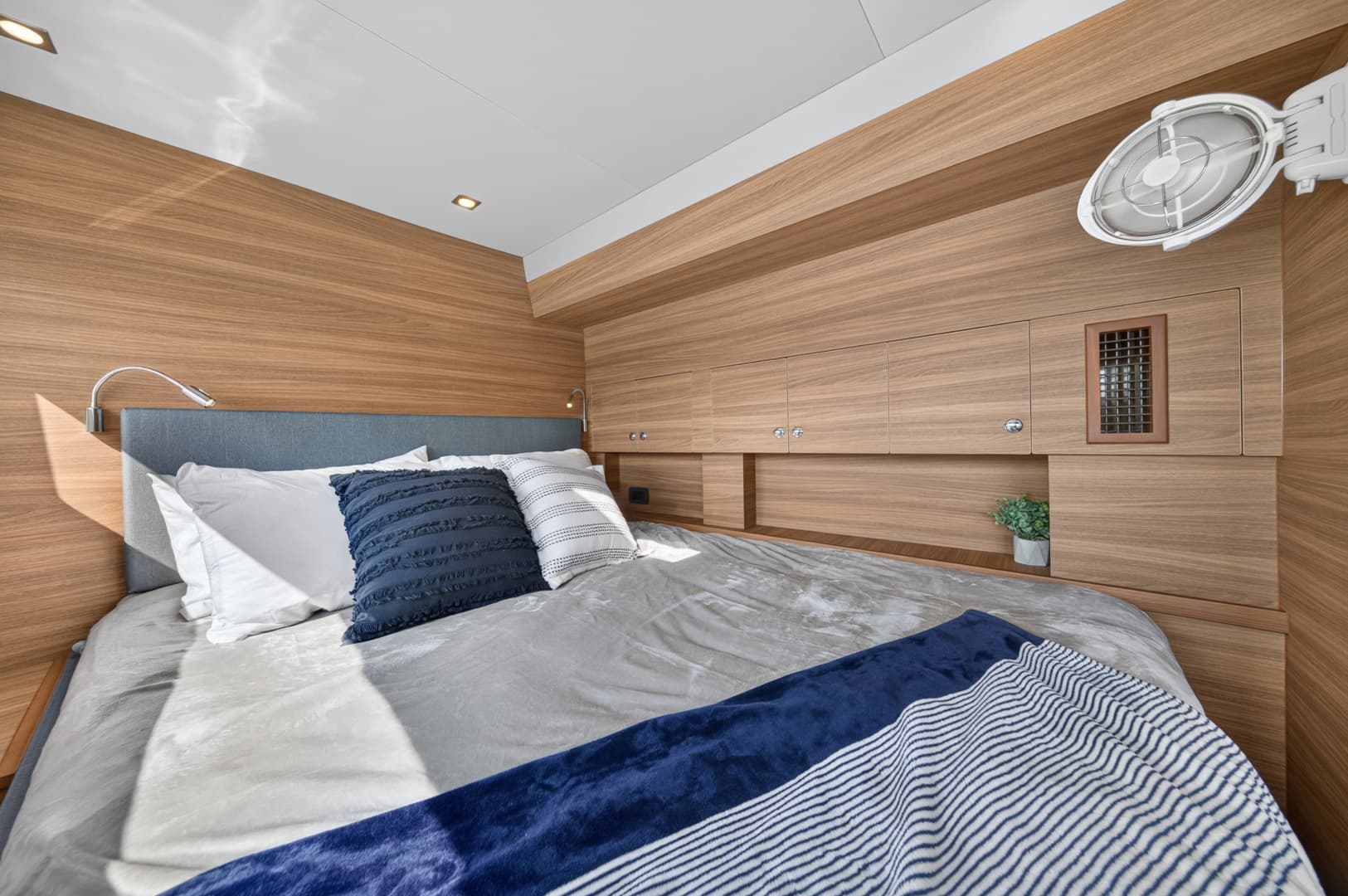 2025 Aquila 54 YACHT photo 30