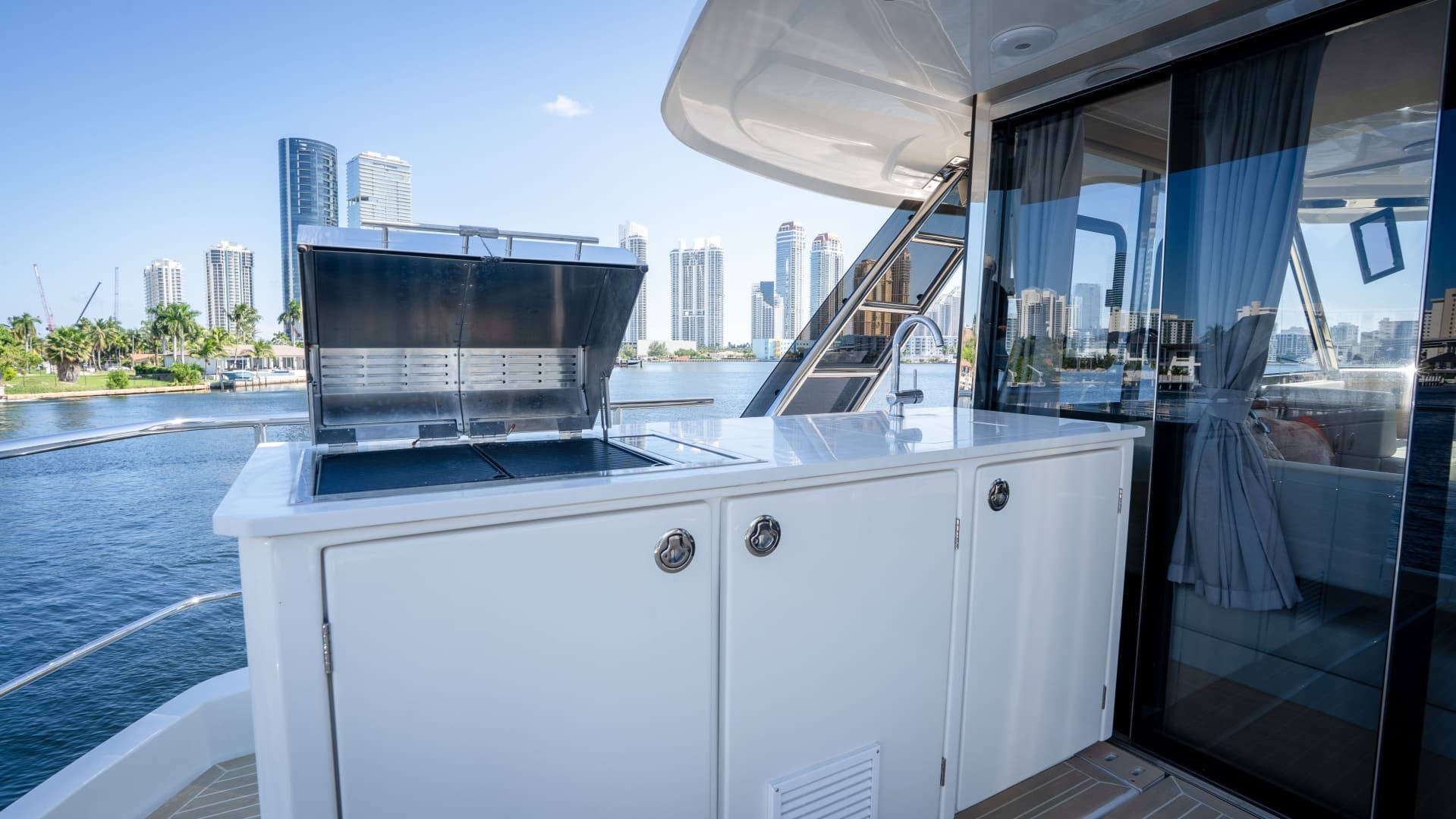 2025 Aquila 54 Yacht photo 21