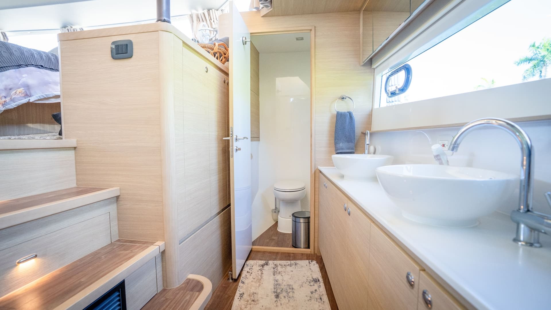 2025 Aquila 54 Yacht photo 36