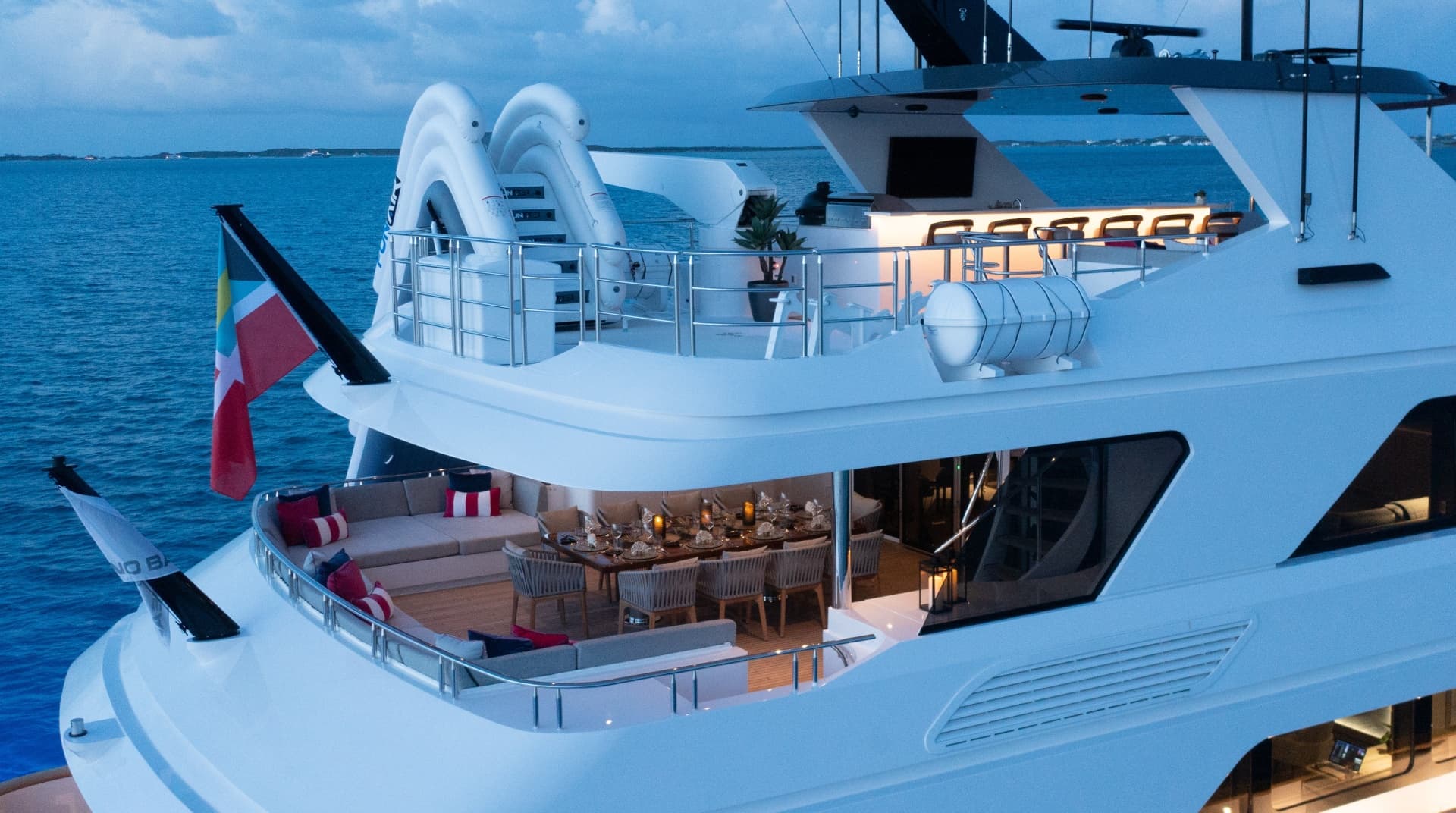 2000 Trinity Yachts photo 11