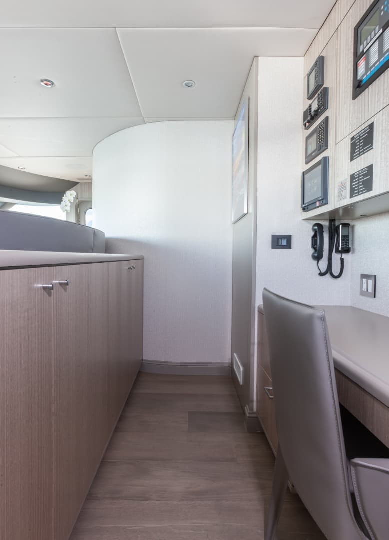 2000 Trinity Yachts photo 35