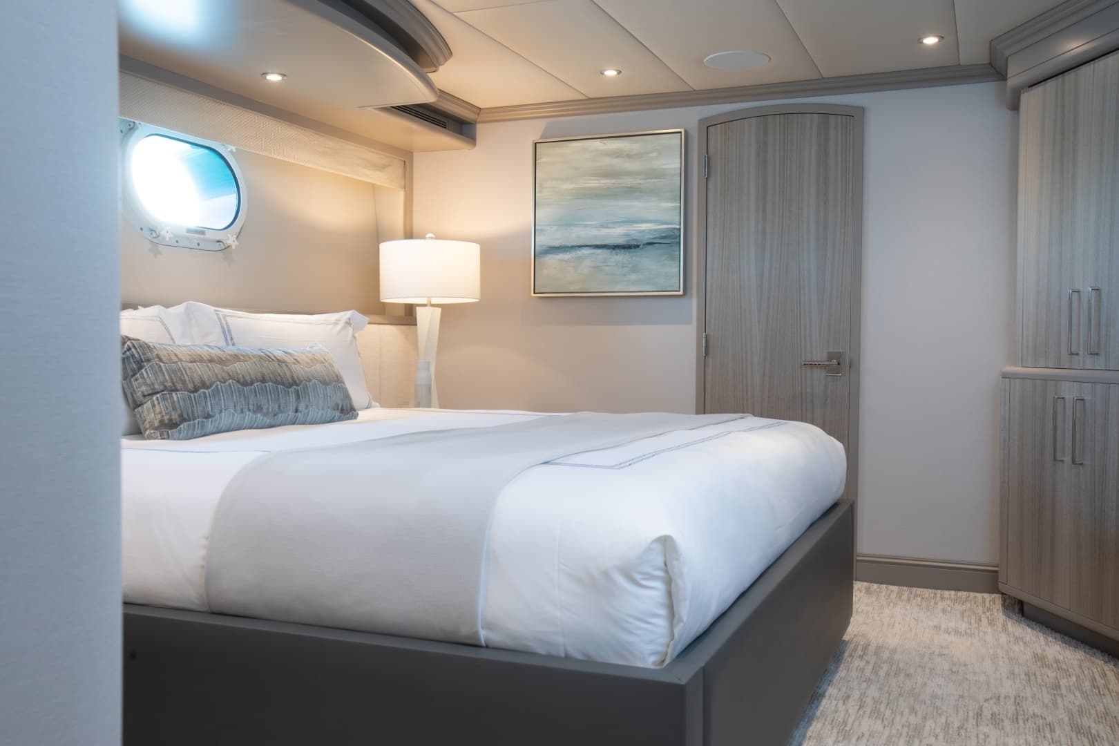 2000 Trinity Yachts photo 21
