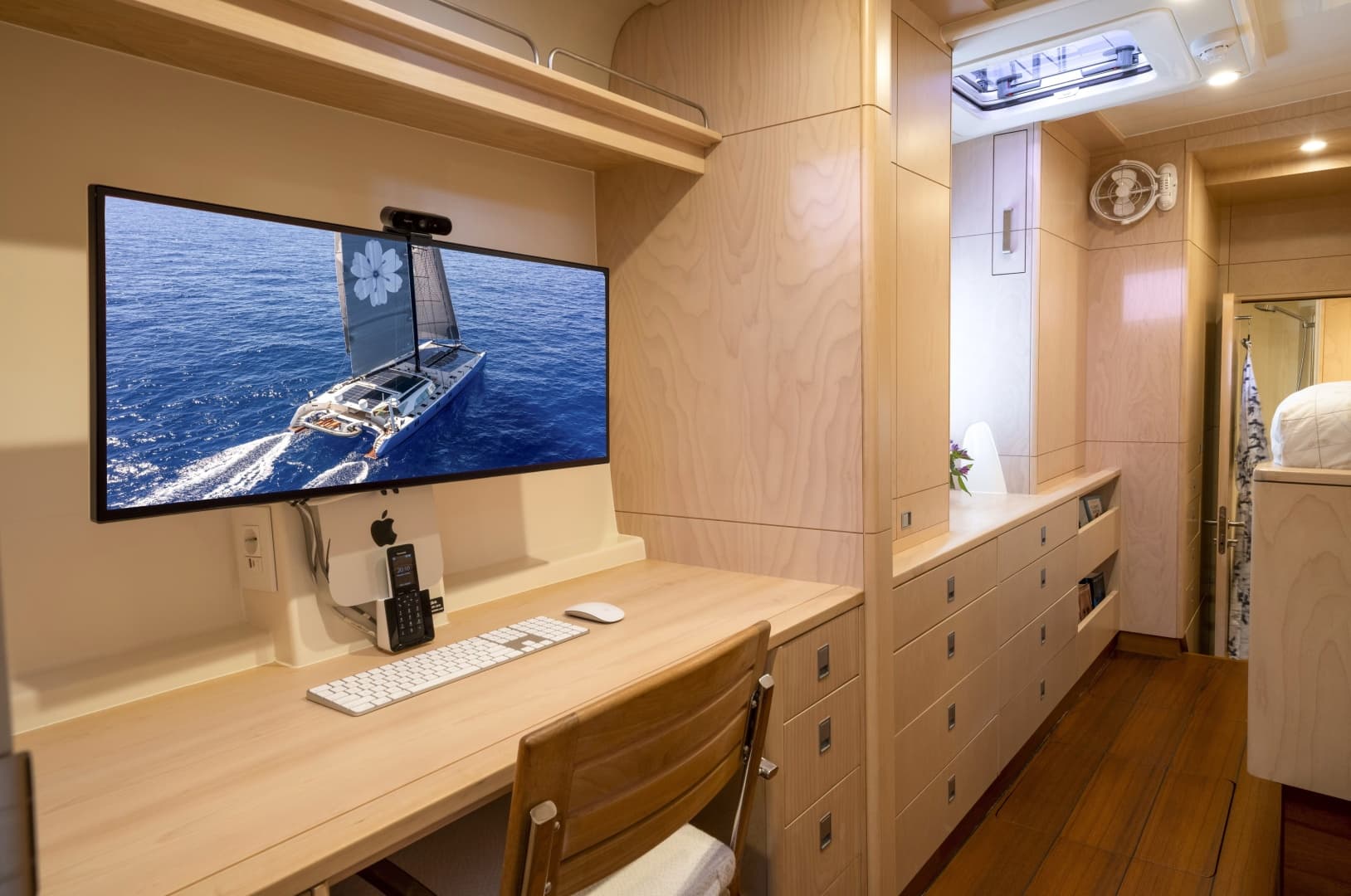 2010 Gunboat photo 40