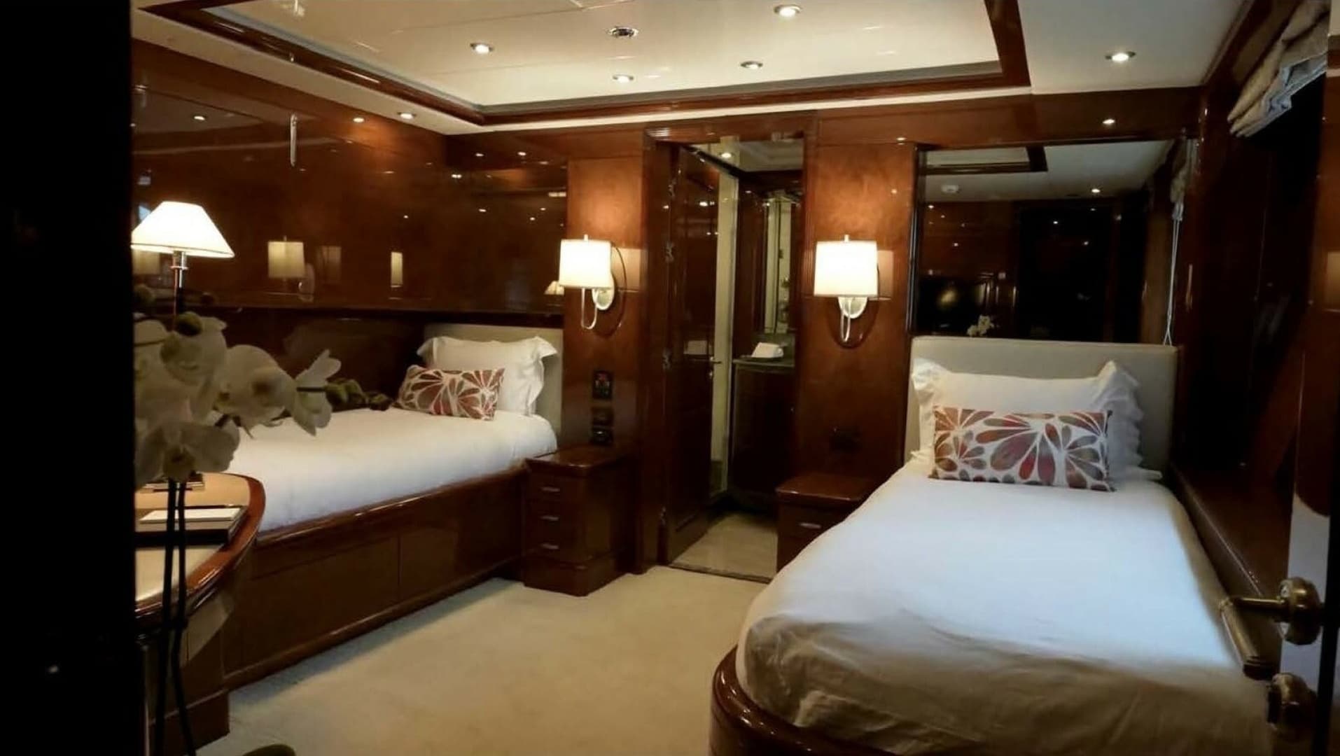 2004 Benetti 145 Vision photo 32