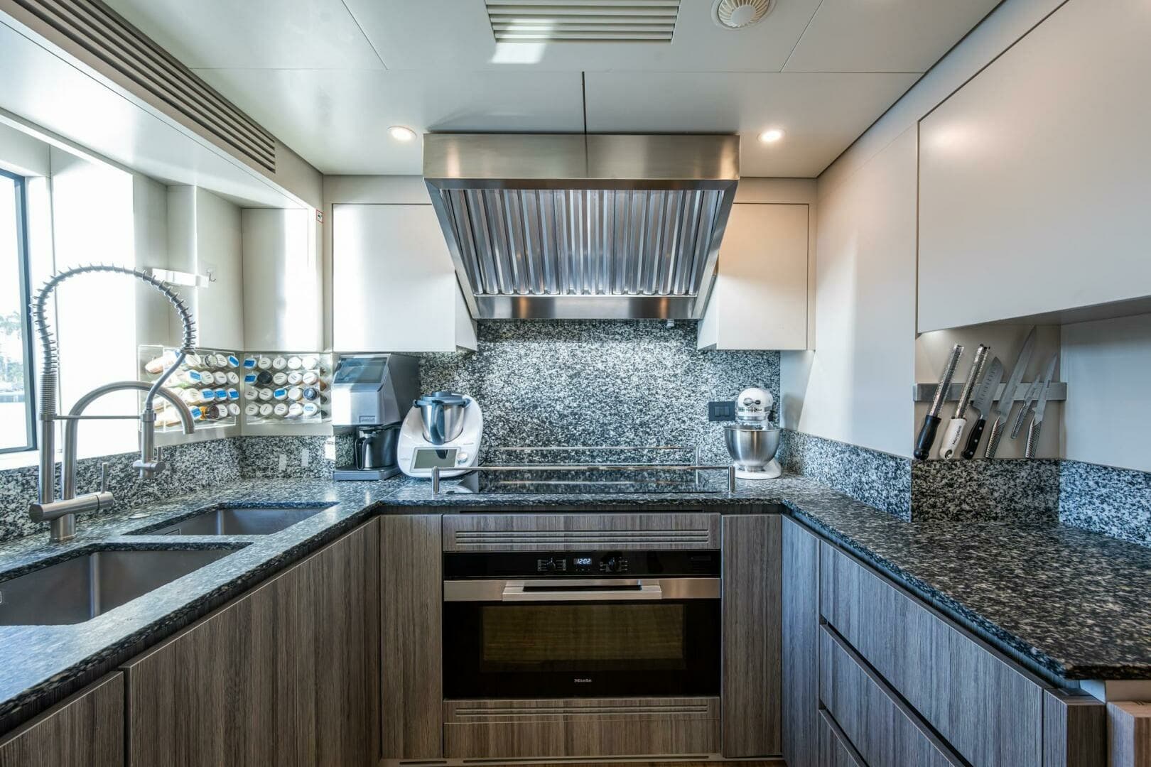2023 Benetti 34M OASIS photo 37