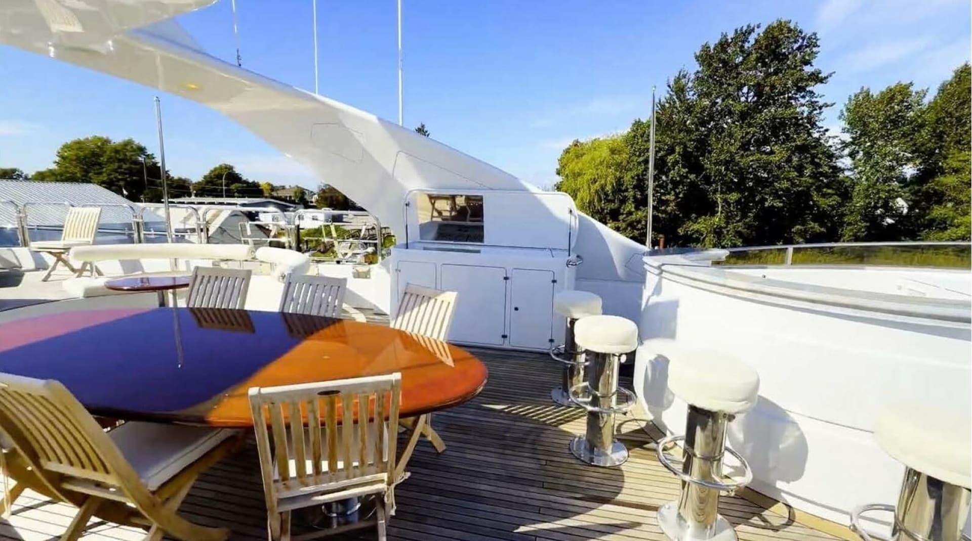 2004 Benetti 145 Vision photo 9