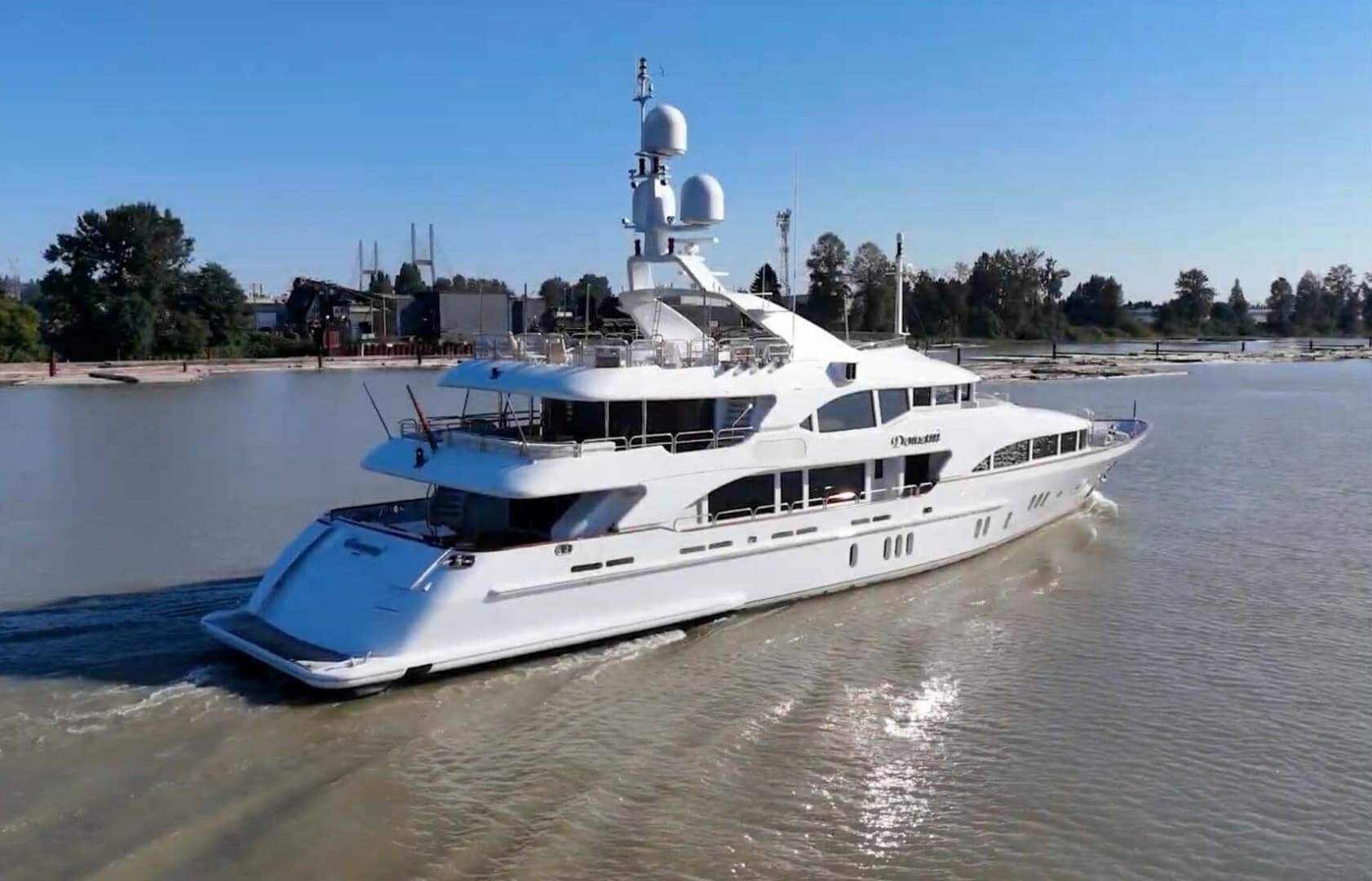 2004 Benetti 145 Vision photo 2