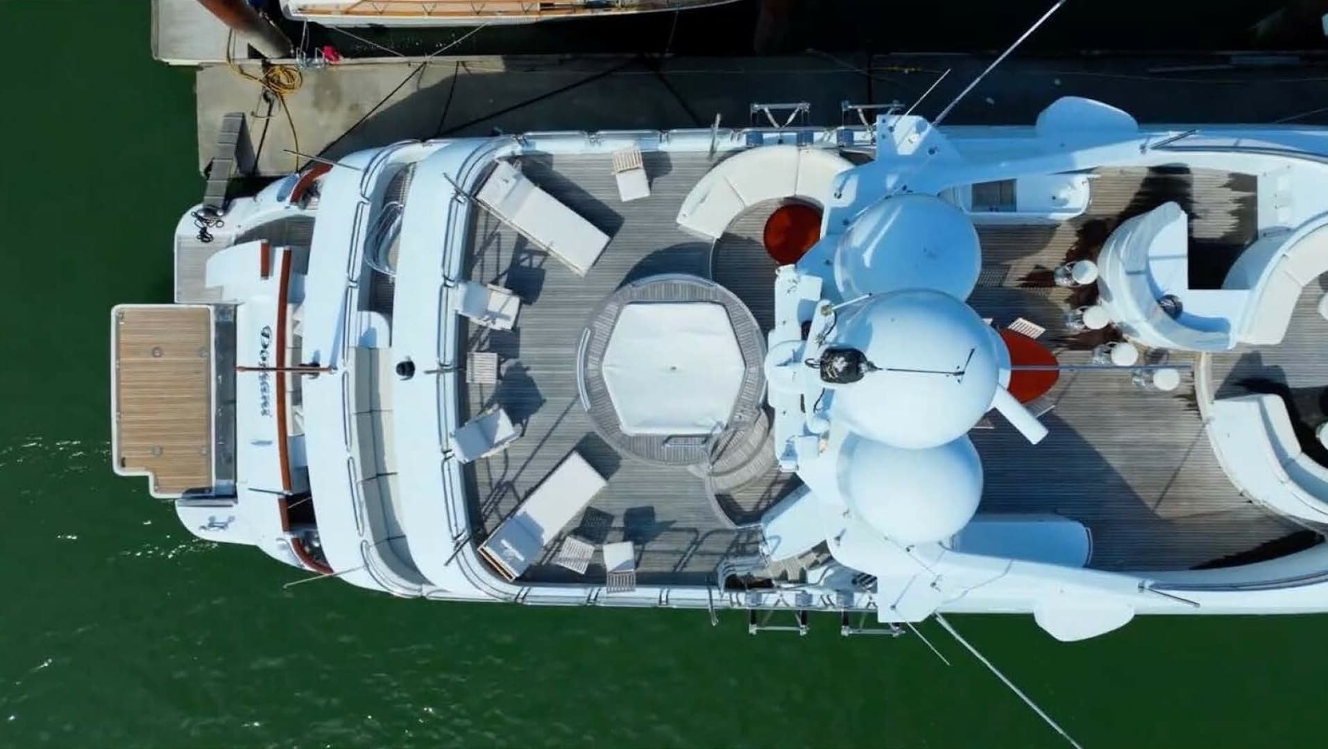 2004 Benetti 145 Vision photo 4