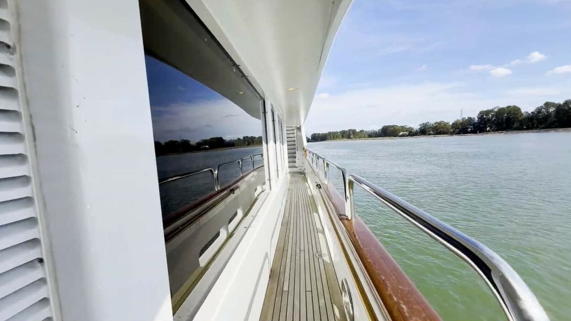 2004 Benetti 145 Vision photo 6
