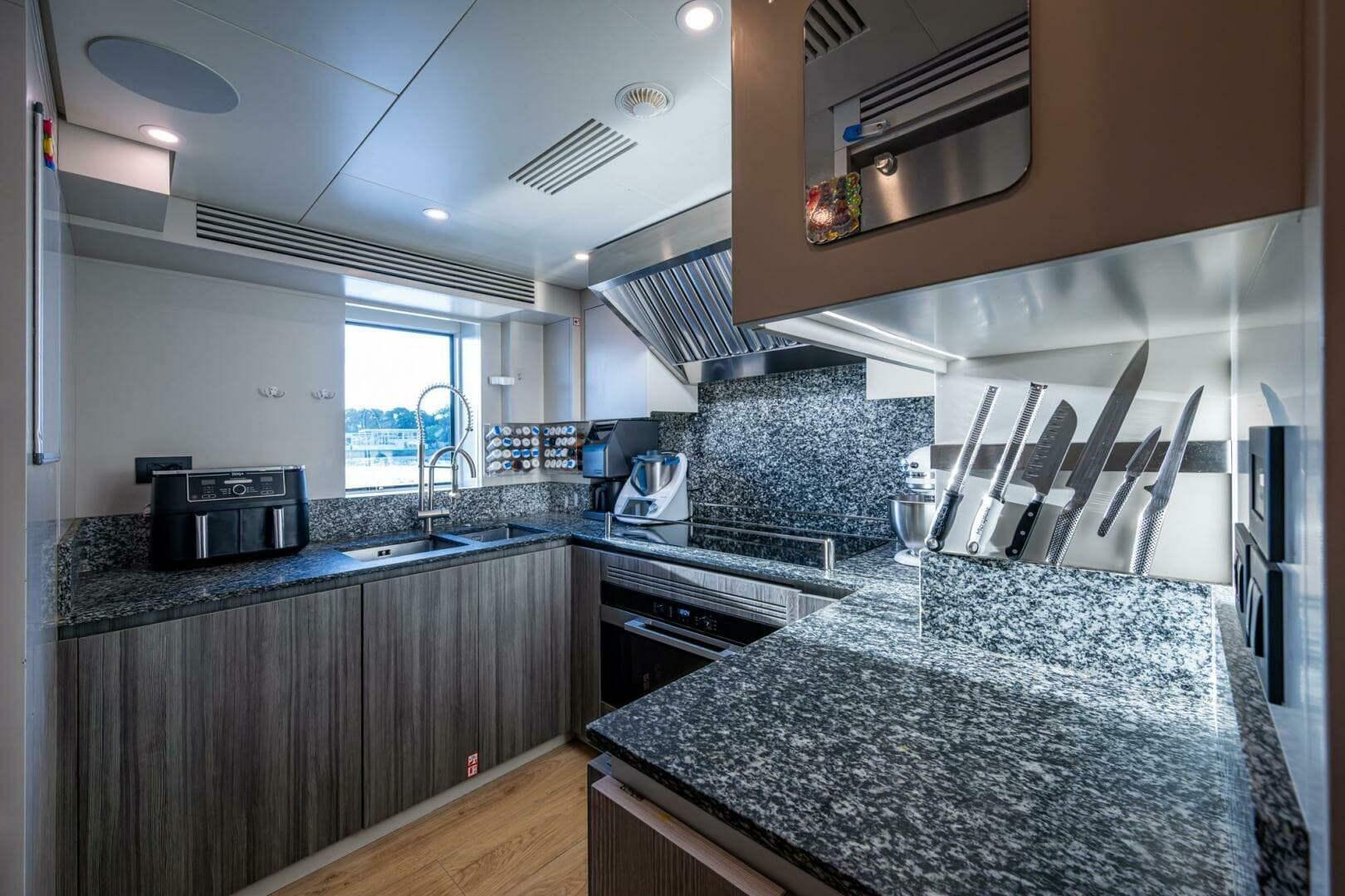 2023 Benetti 34M OASIS photo 39