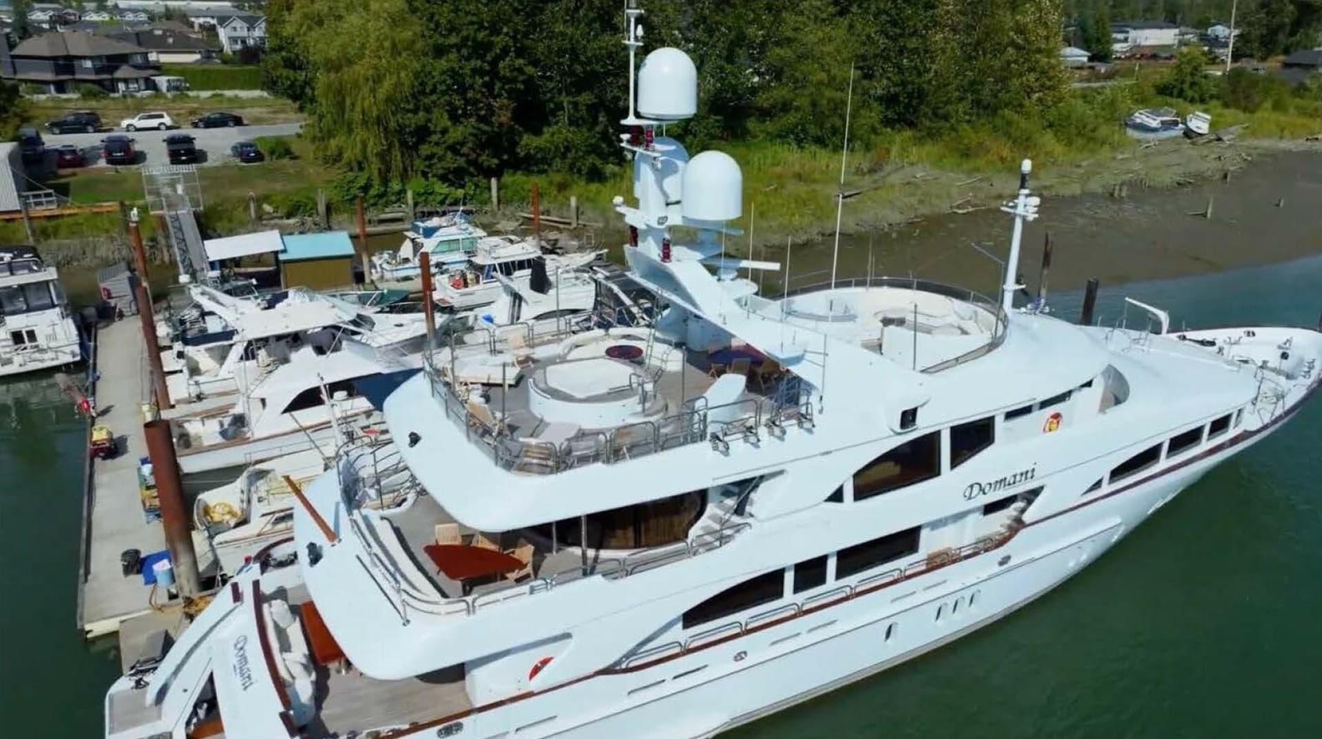 2004 Benetti 145 Vision photo 3