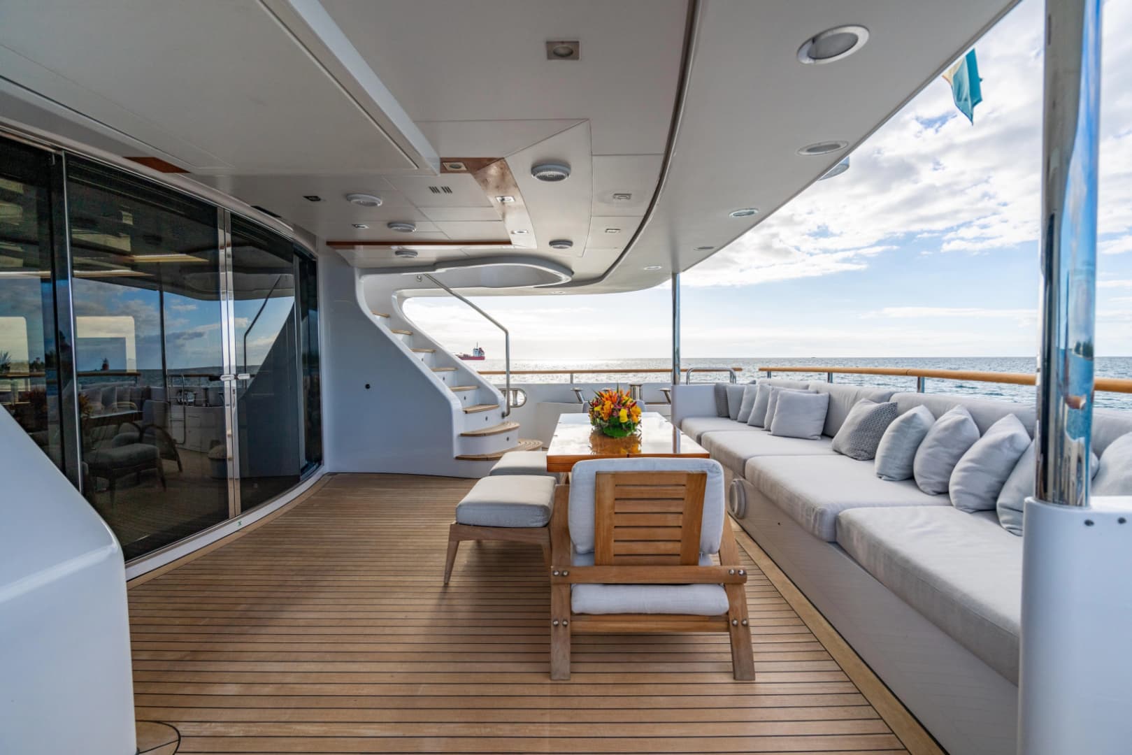 2011 Benetti Classic 121 photo 7