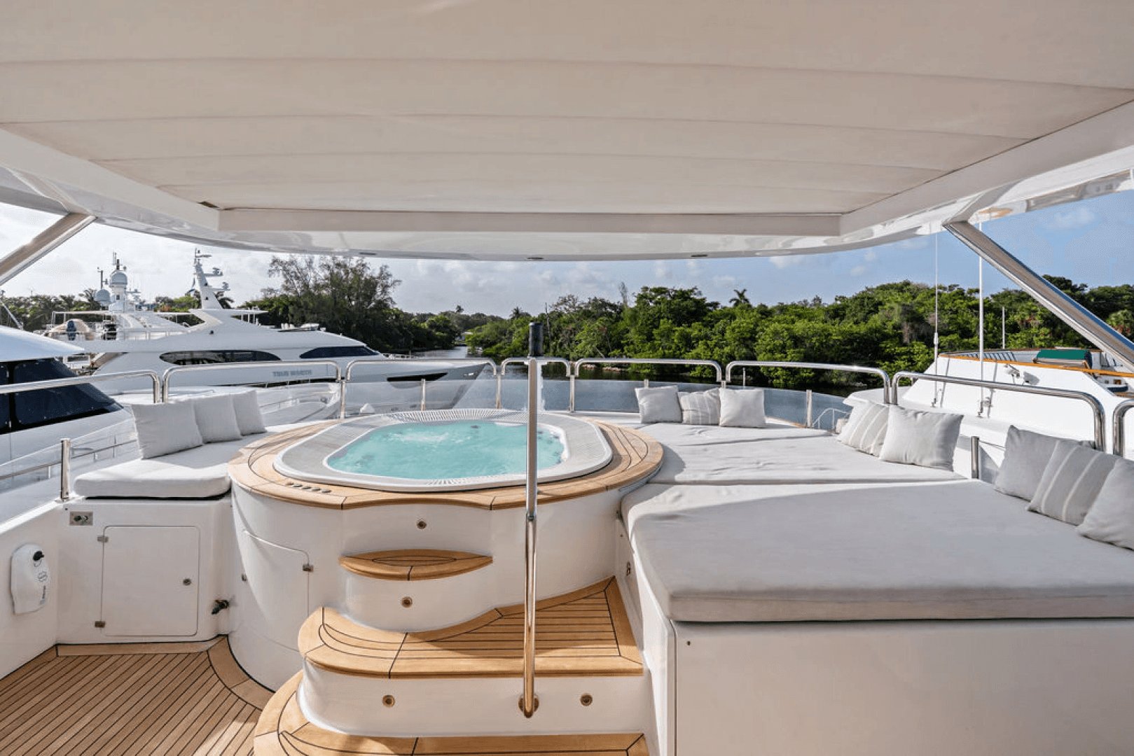 2011 Benetti Classic 121 photo 96
